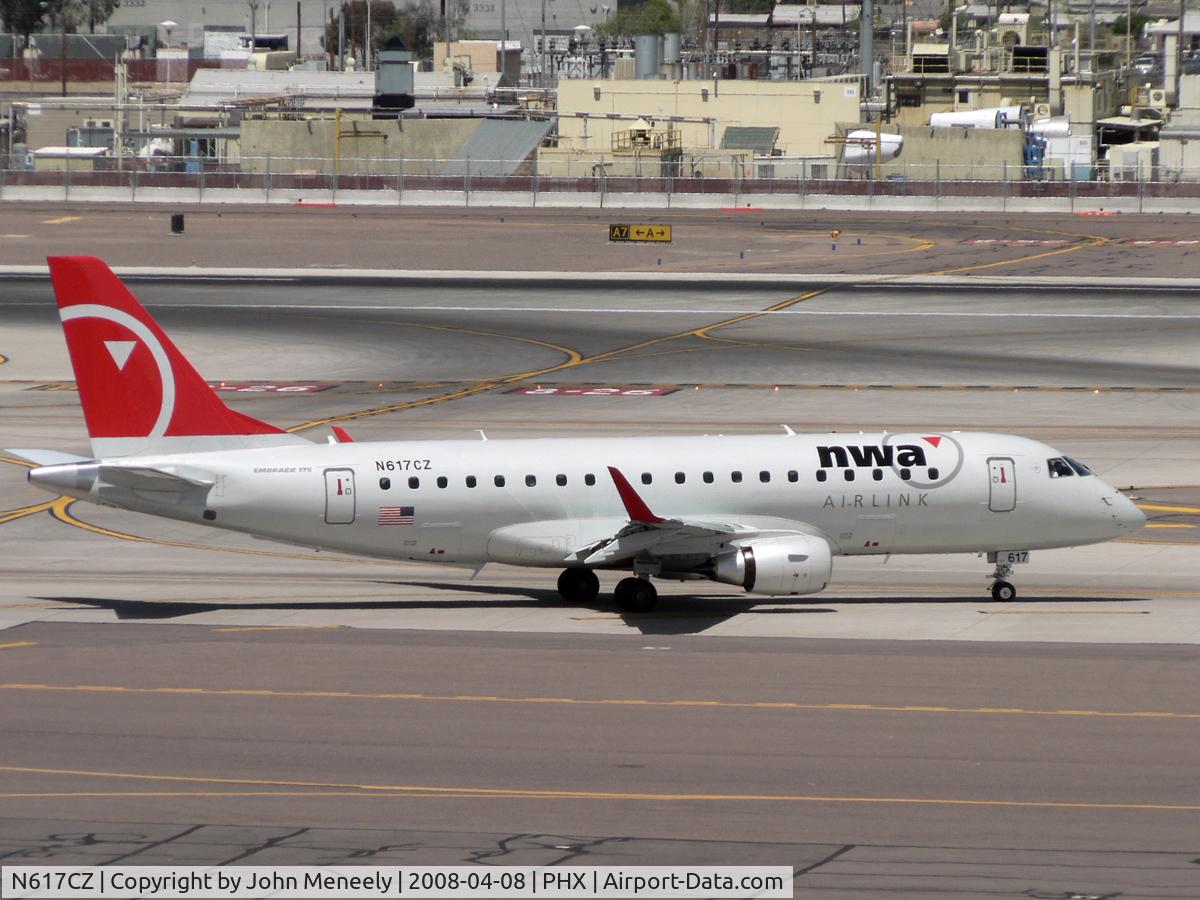 N617CZ, 2008 Embraer 175LR (ERJ-170-200LR) C/N 17000210, Taxiing out