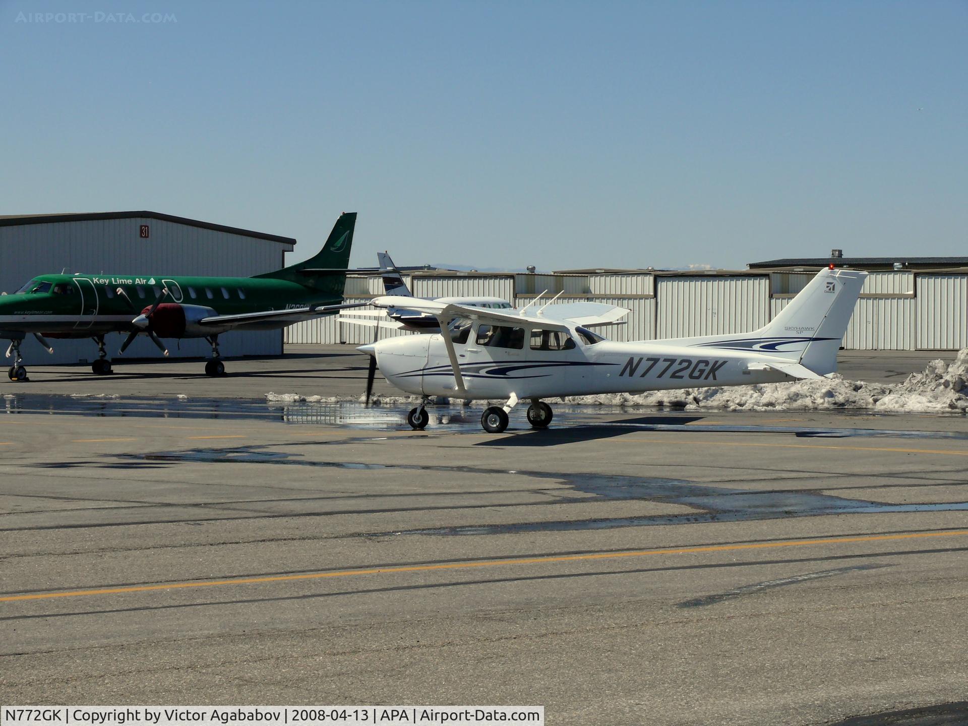 N772GK, 2005 Cessna 172S C/N 172S9885, Taxiing to parking at ramp hotel