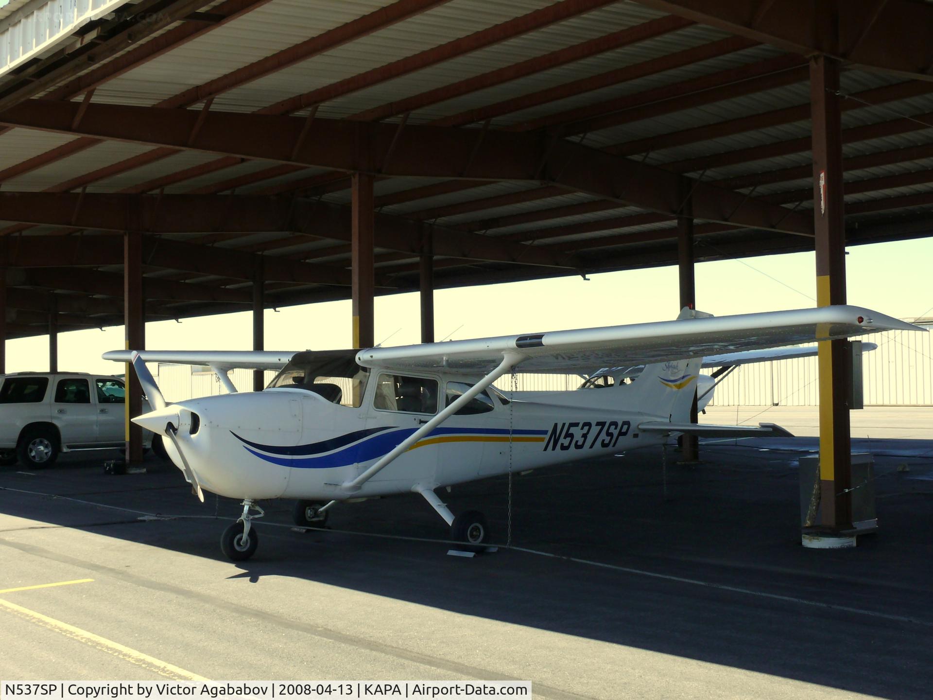 N537SP, 2000 Cessna 172S C/N 172S8393, C172S parked at ramp Hotel