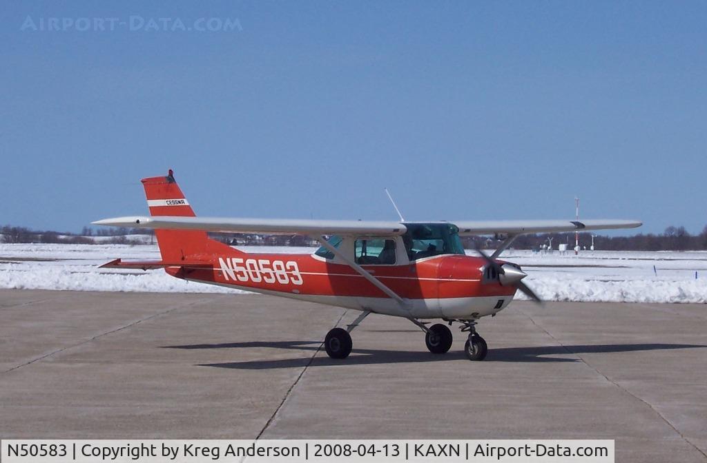 N50583, 1968 Cessna 150J C/N 15069414, Taxiing