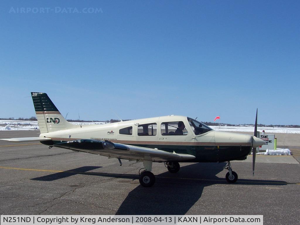 N251ND, 1998 Piper PA-28-161 C/N 2842042, At the pump