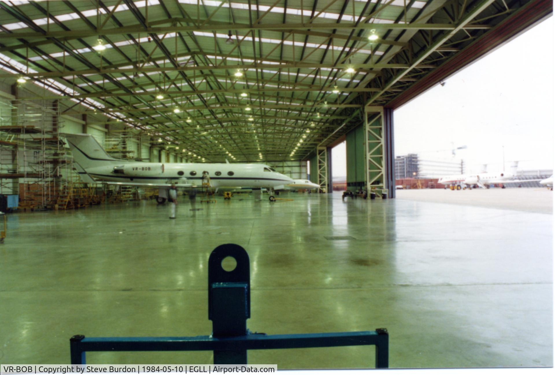 VR-BOB, Gulfstream G2b, In Huntings hangar Heathrow