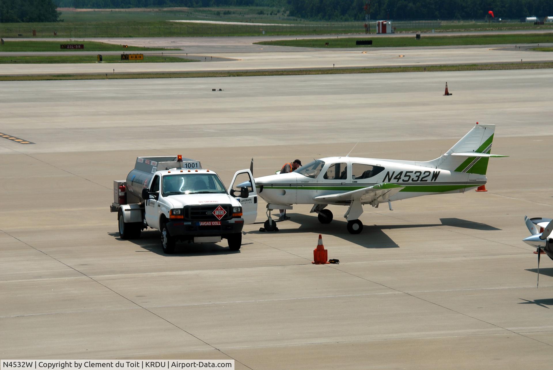 N4532W, 1976 Rockwell International 112TC Commander C/N 13041, Fueling at RDU