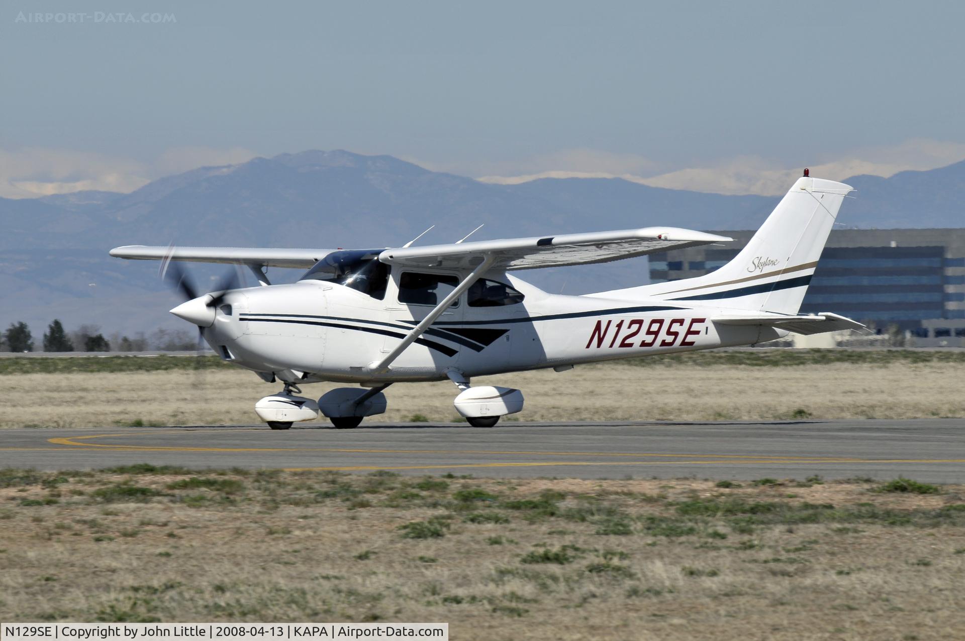 N129SE, 1998 Cessna 182S Skylane C/N 18280384, Taxi for take-off