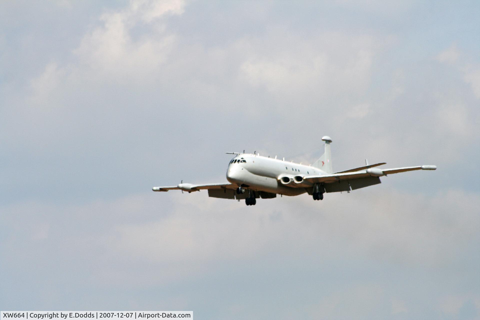 XW664, 1971 Hawker Siddeley Nimrod R.1 C/N 8039, Comming in to land, Waddington