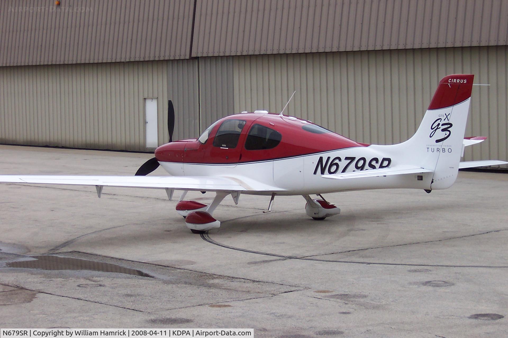 N679SR, 2007 Cirrus SR22 C/N 2879, Sitting in front of Travel Express