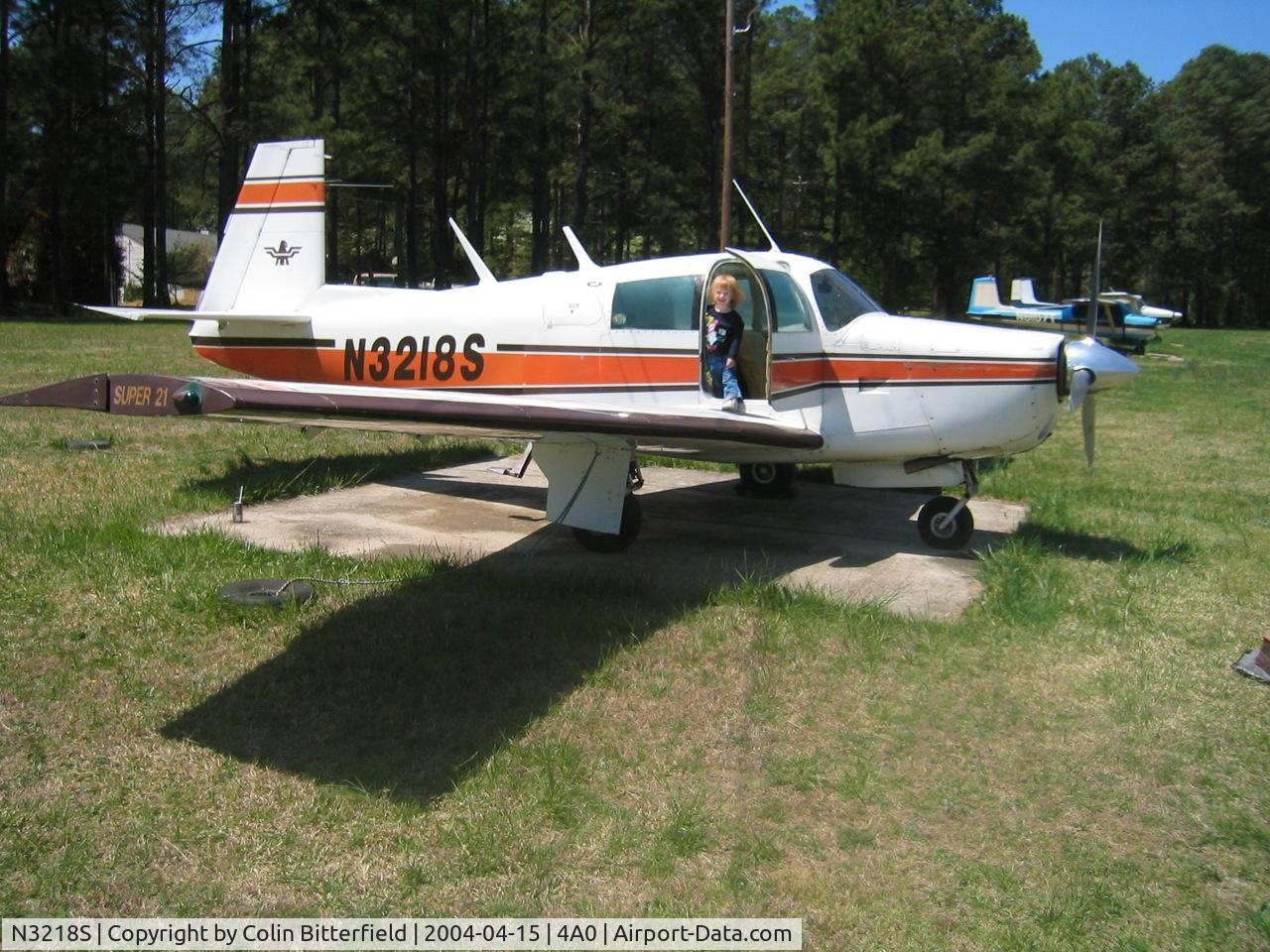 N3218S, Cessna 182G Skylane C/N 18255718, Mooney M20E, Parked at Berry Hill (Stockbridge GA)