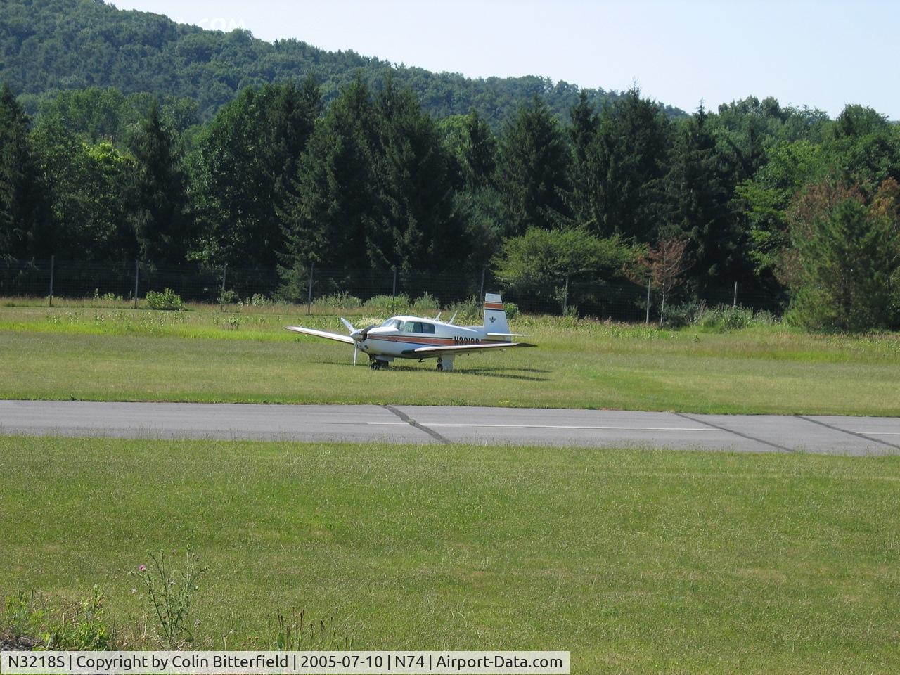 N3218S, Cessna 182G Skylane C/N 18255718, Mooney M20E, Penn's Cave PA