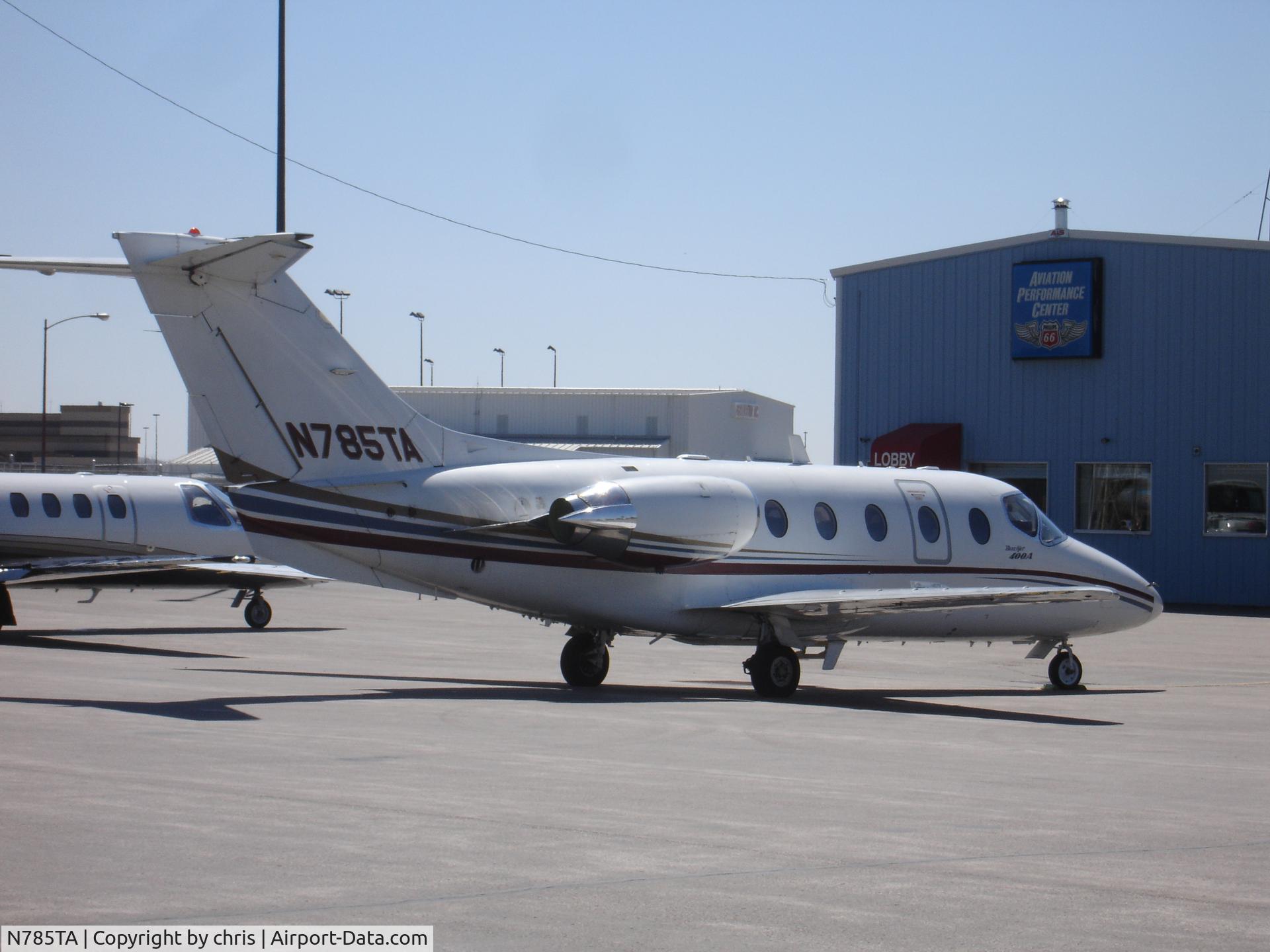 N785TA, 1999 Beech 400A Beechjet C/N RK-239, krap