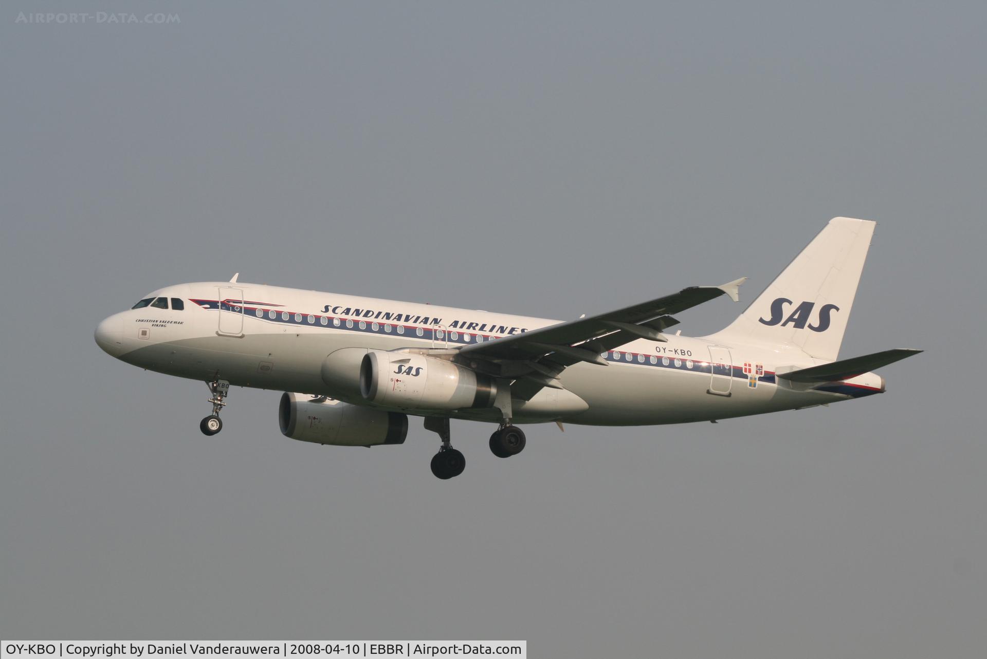 OY-KBO, 2006 Airbus A319-131 C/N 2850, arrival of flight SK593 to rwy 25L