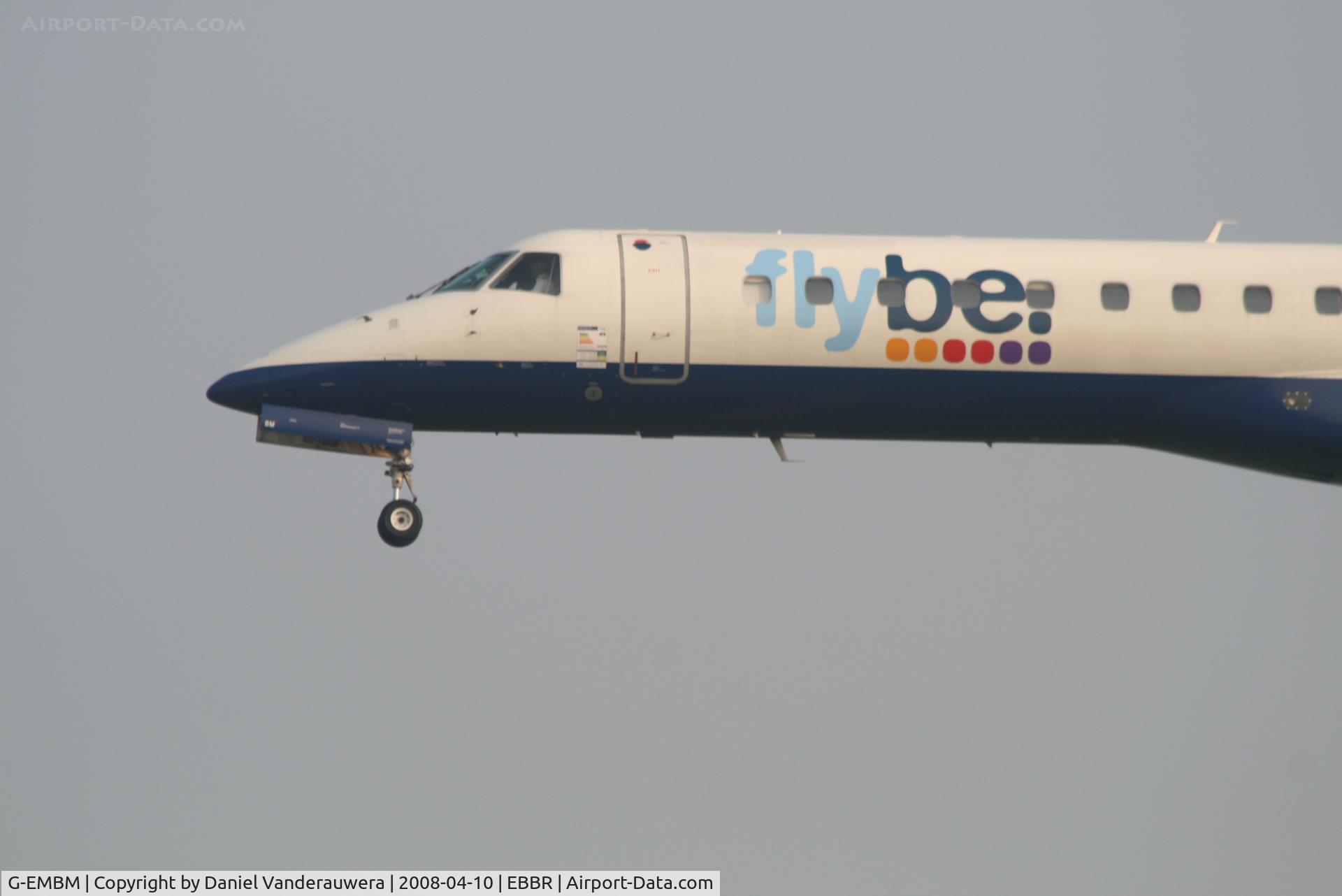 G-EMBM, 1999 Embraer EMB-145EU (ERJ-145EU) C/N 145196, descending to rwy 25L