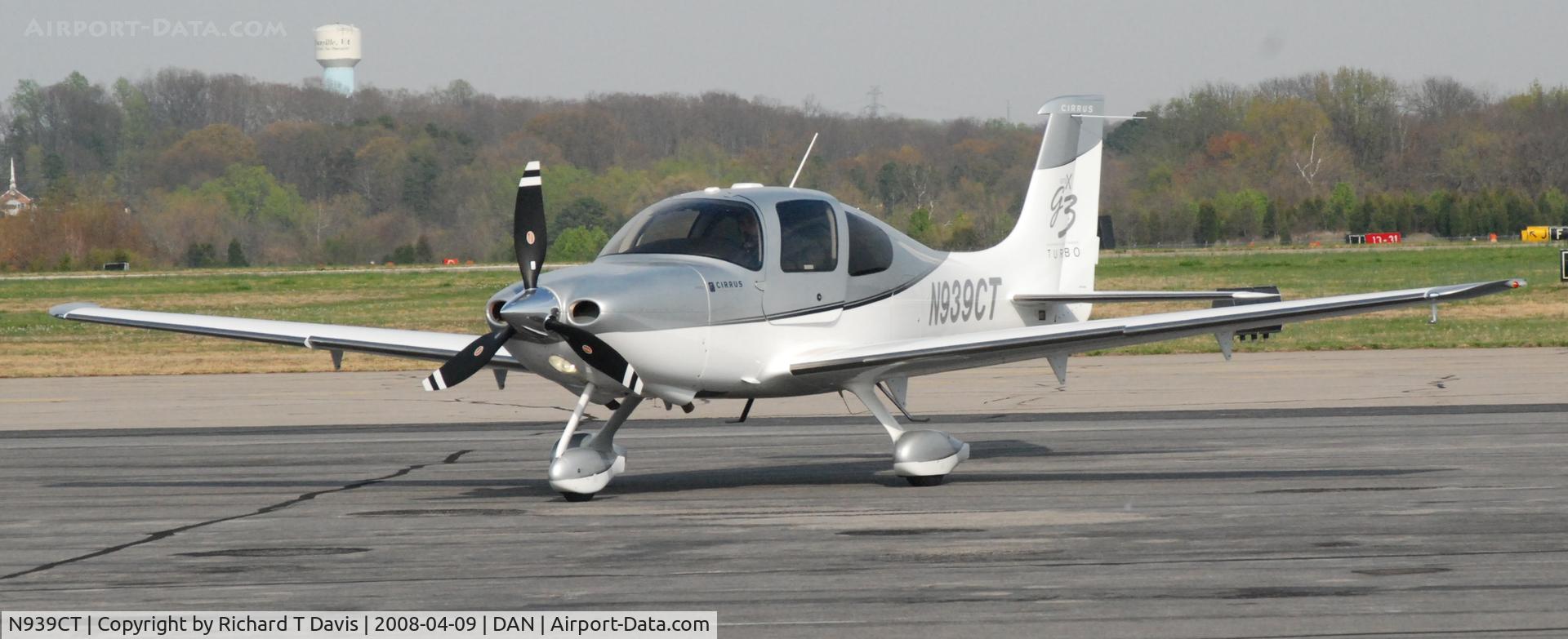 N939CT, Flight Design CTLS C/N F-09-08-16, Cirrus SR 22 in Danville Va.
