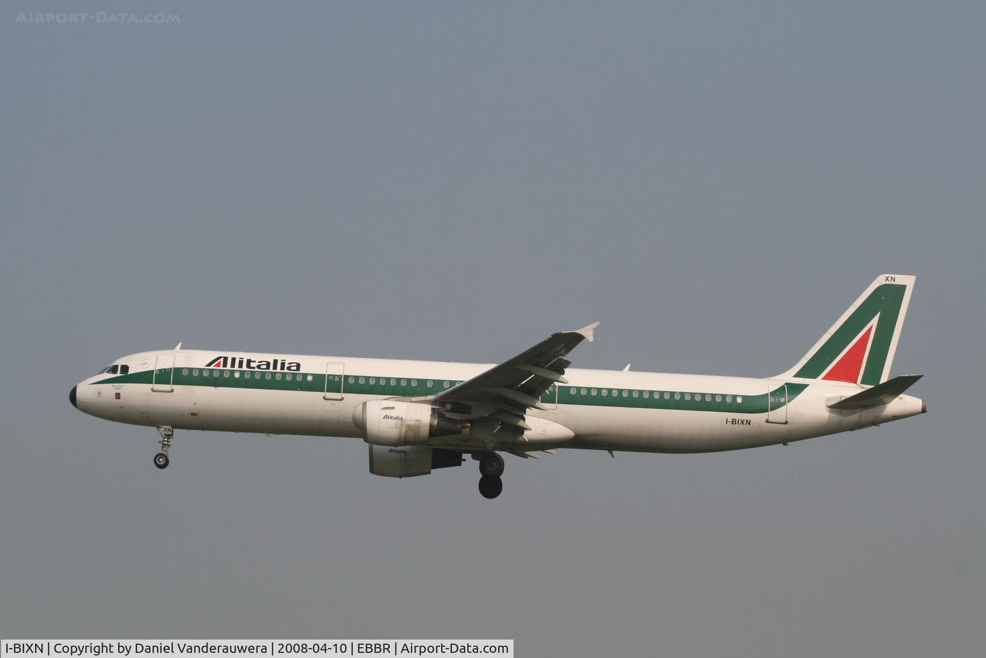 I-BIXN, 1996 Airbus A321-112 C/N 576, arrival of flight AZ156 to rwy 25L