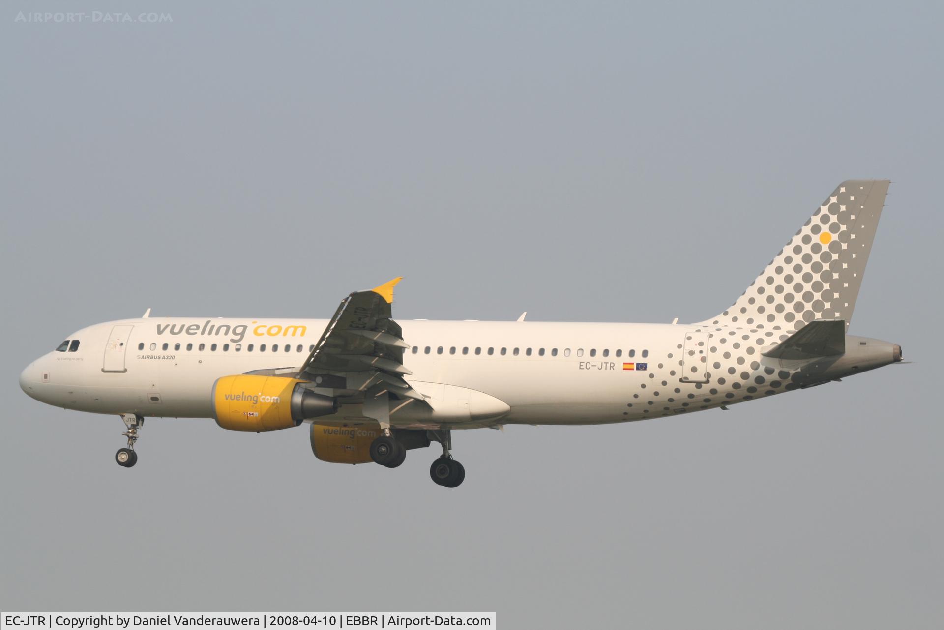 EC-JTR, 2006 Airbus A320-214 C/N 2798, arrival of flight VY8728 to rwy 25L