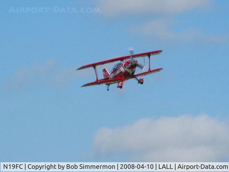 N19FC, 1999 Aviat Pitts S-2C Special C/N 6027, Slipping it in on the sod runway.  Sun N Fun 2008