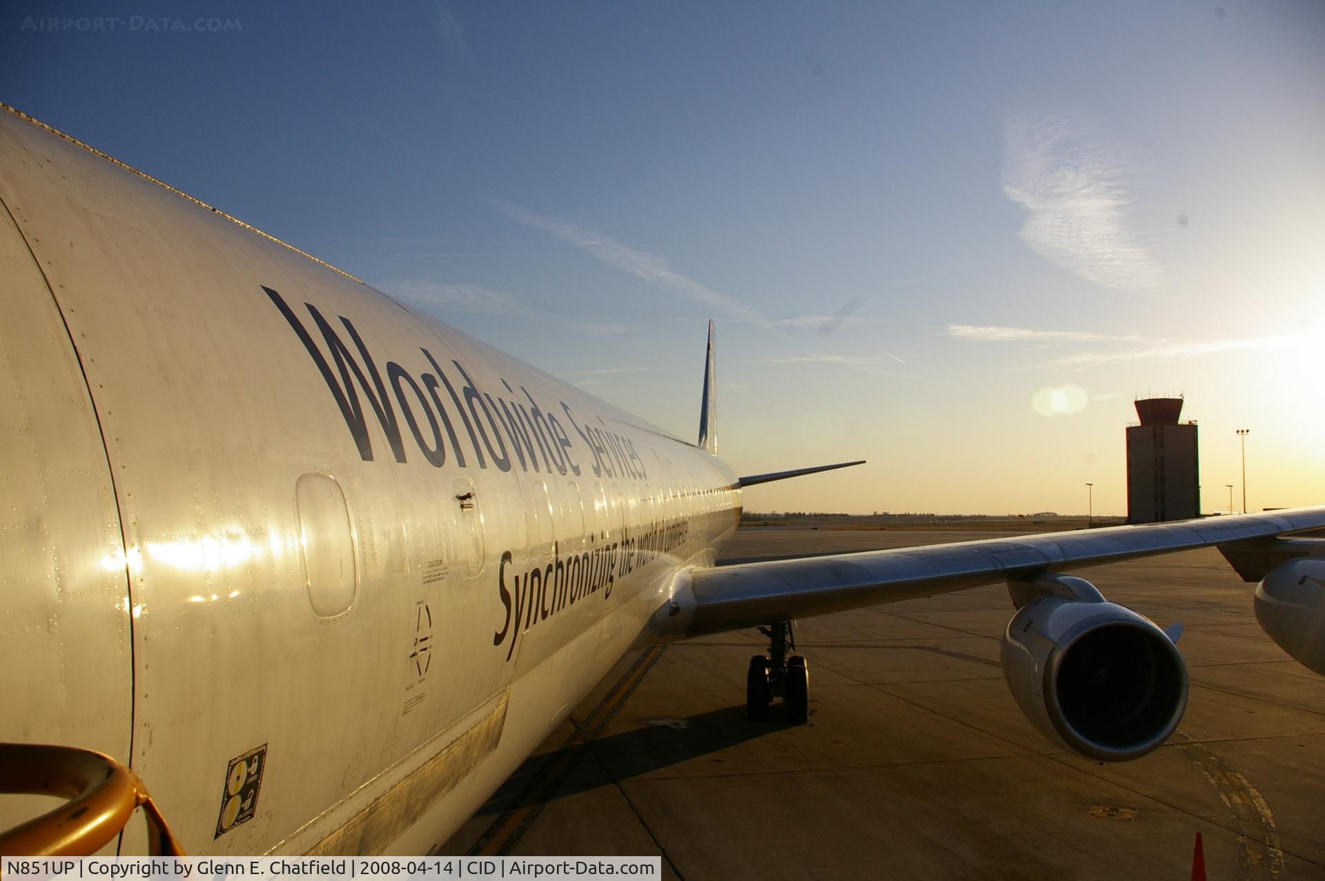 N851UP, 1969 Douglas DC-8-73F C/N 46051, A side-long glance at the setting sun