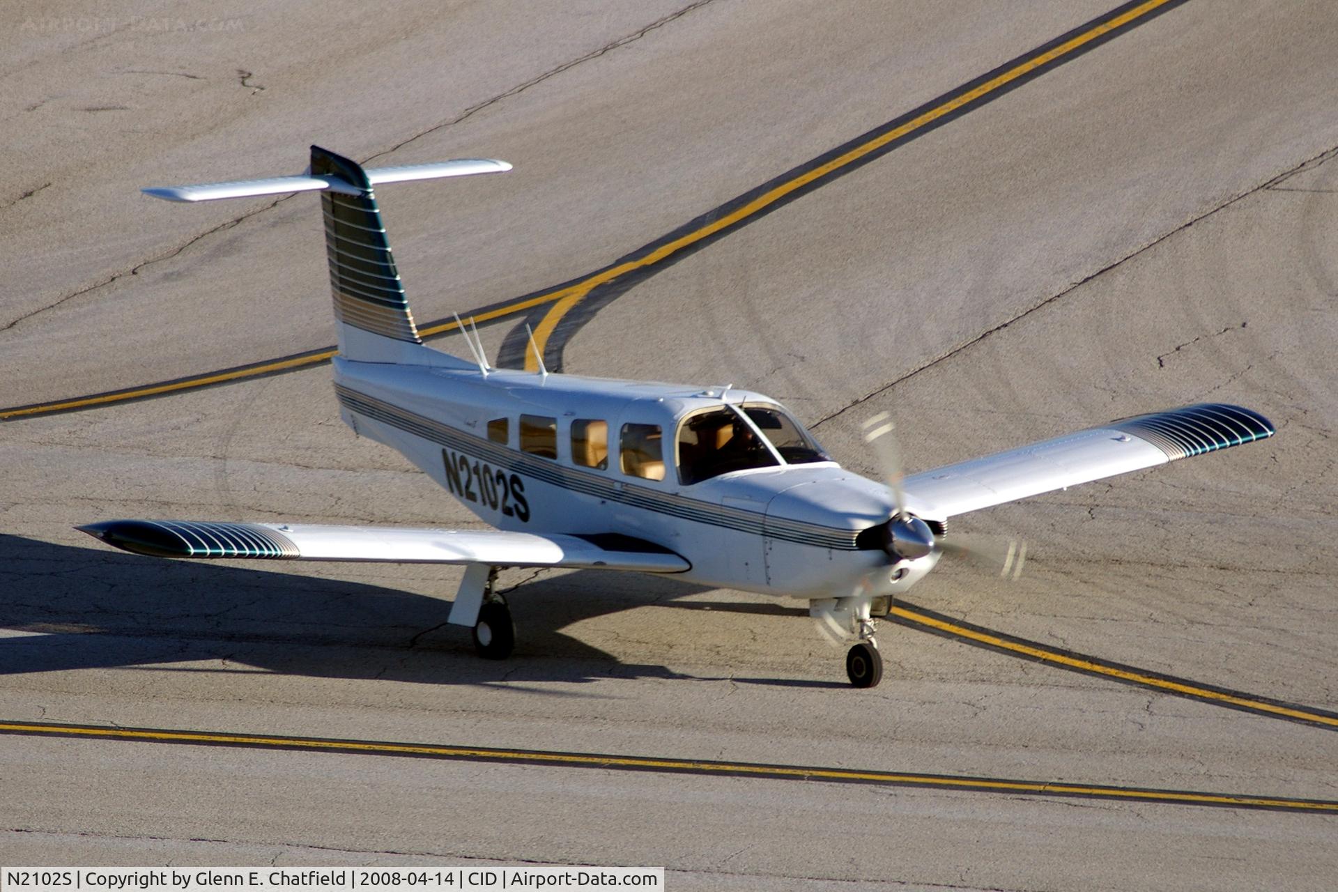 N2102S, 1979 Piper PA-32RT-300 C/N 32R-7985085, Taxiing to Runway 13 for departure