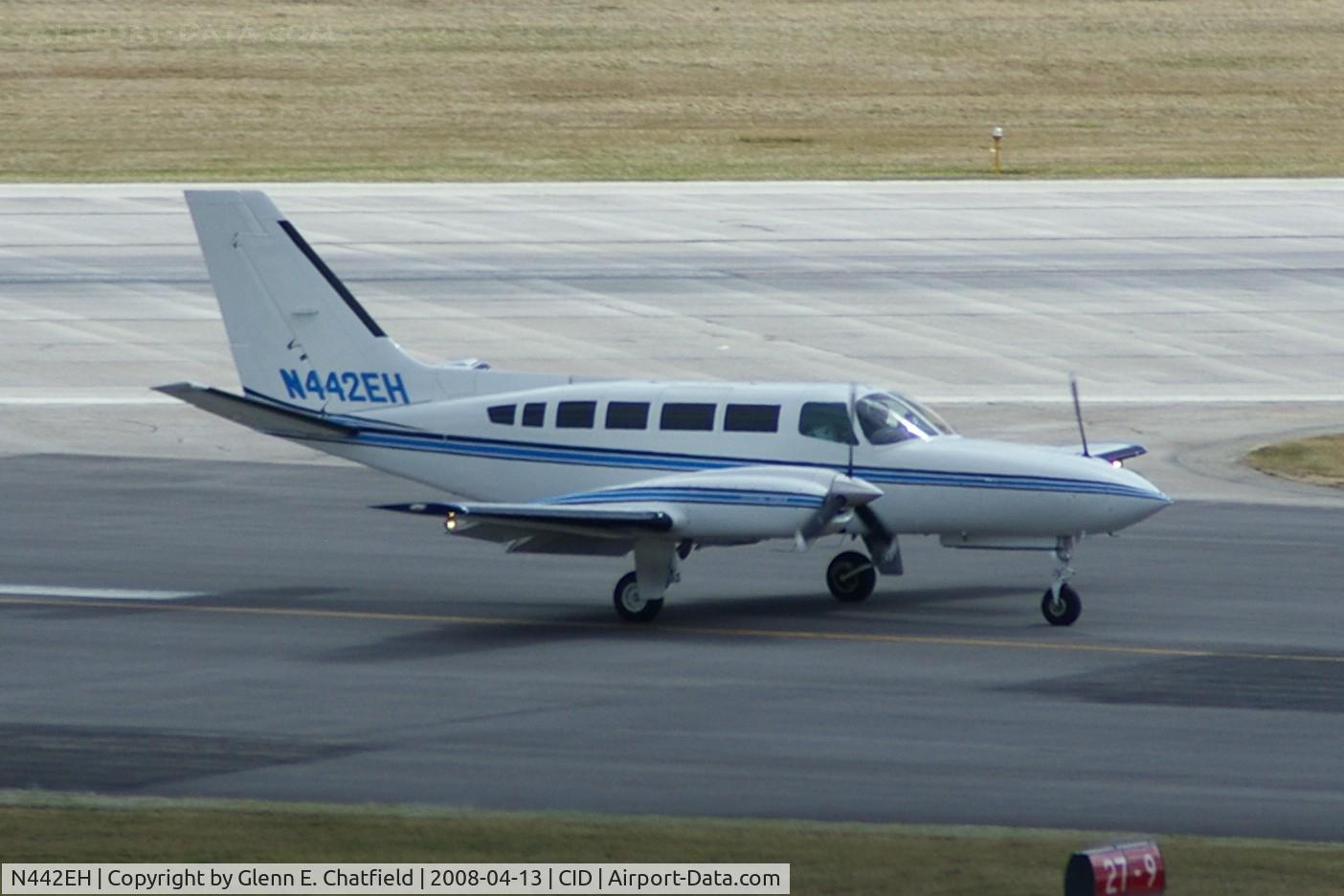N442EH, 1978 Cessna 404 Titan C/N 404-0202, Rolling out on Runway 31