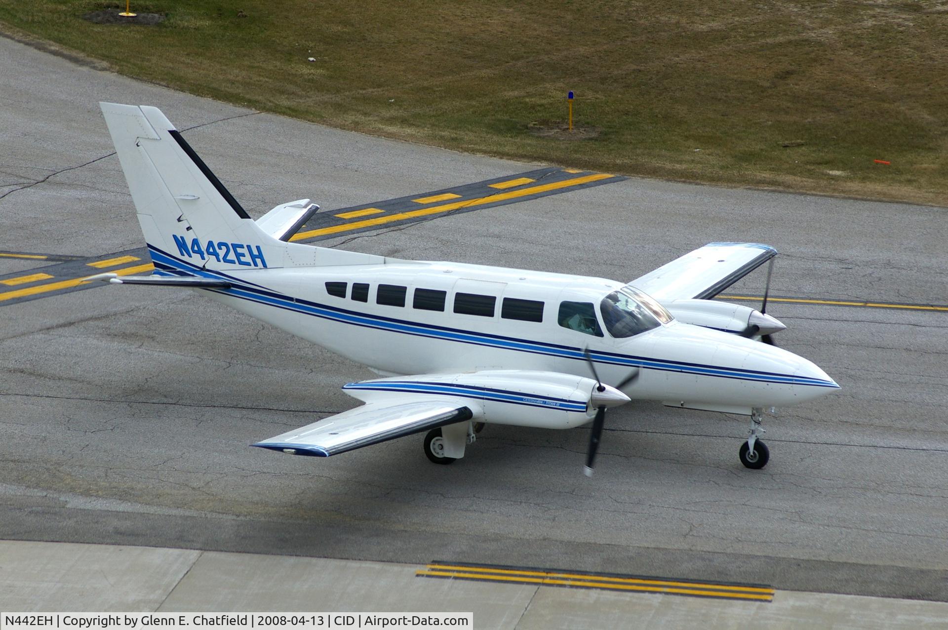 N442EH, 1978 Cessna 404 Titan C/N 404-0202, Taxiing to Landmark
