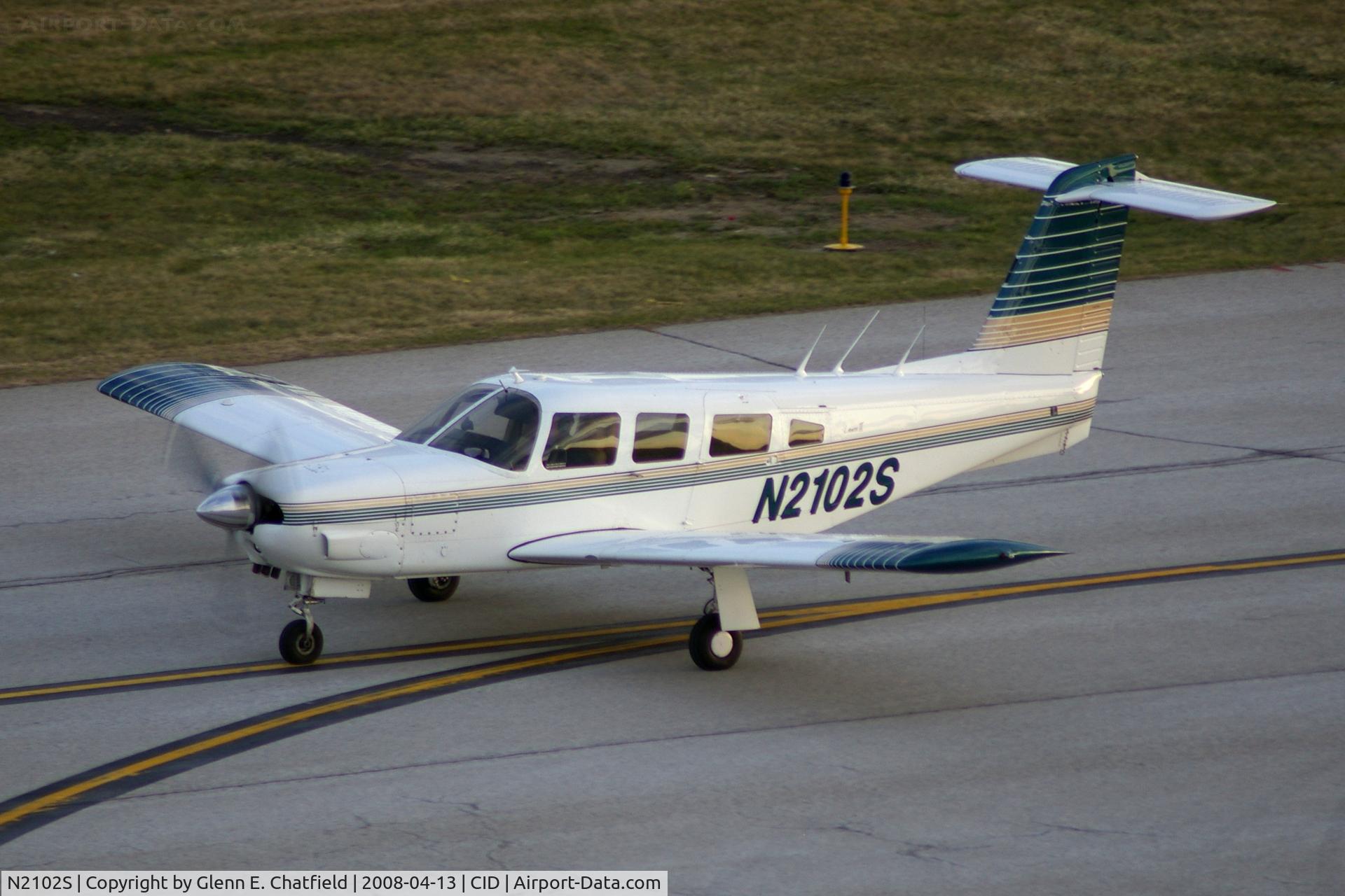 N2102S, 1979 Piper PA-32RT-300 C/N 32R-7985085, Taxiing in