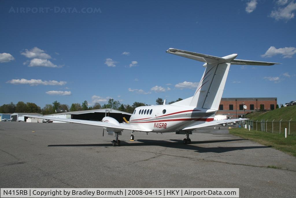 N415RB, 1995 Beech B200 King Air C/N BB-1513, A great day to take pictures.