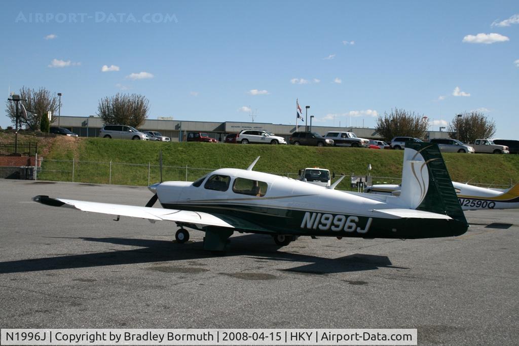 N1996J, 1995 Mooney M20J 201 C/N 24-3374, A great day to take pictures.