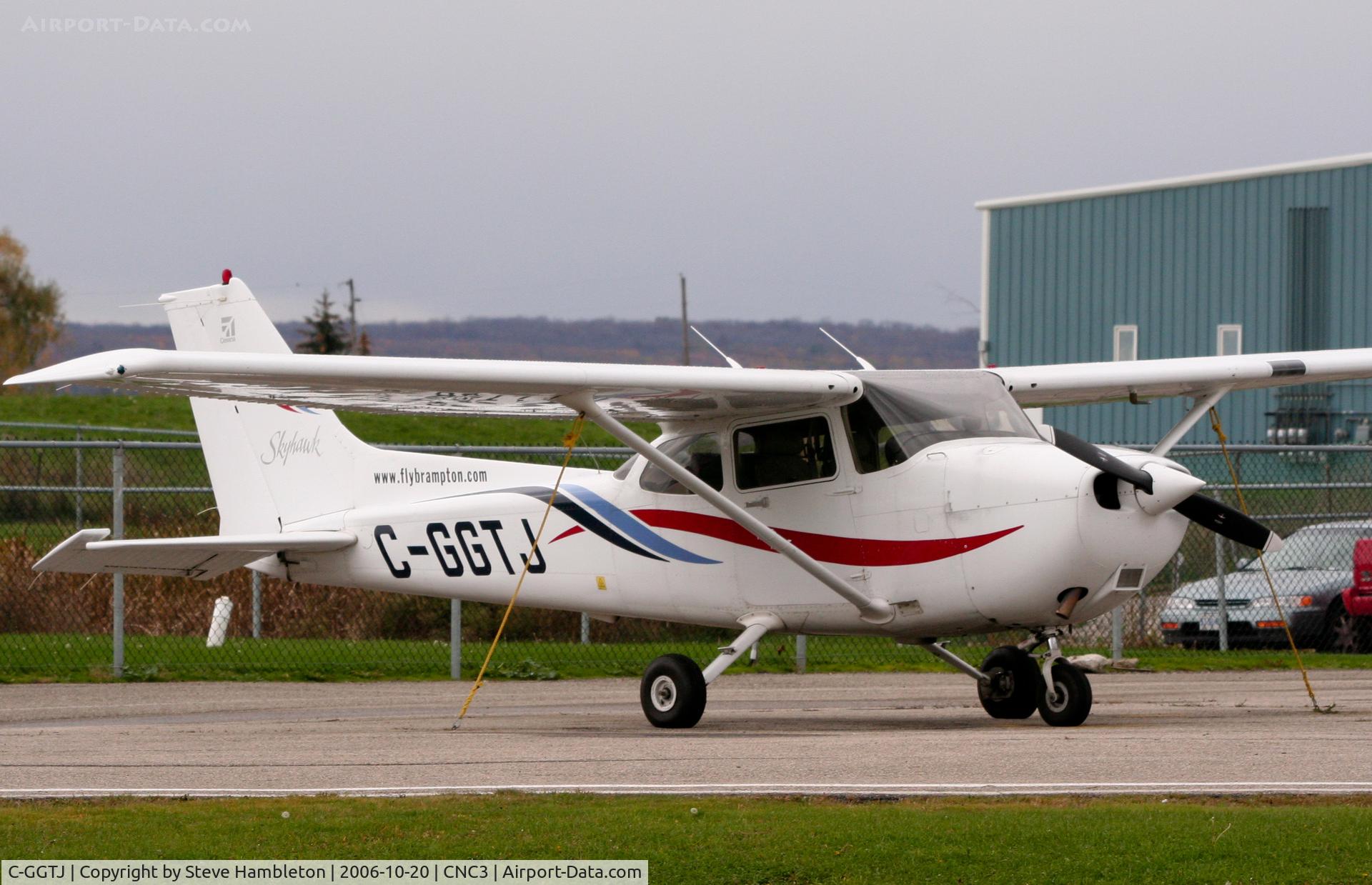 C-GGTJ, 2000 Cessna 172R C/N 17280934, At Brampton Ontario