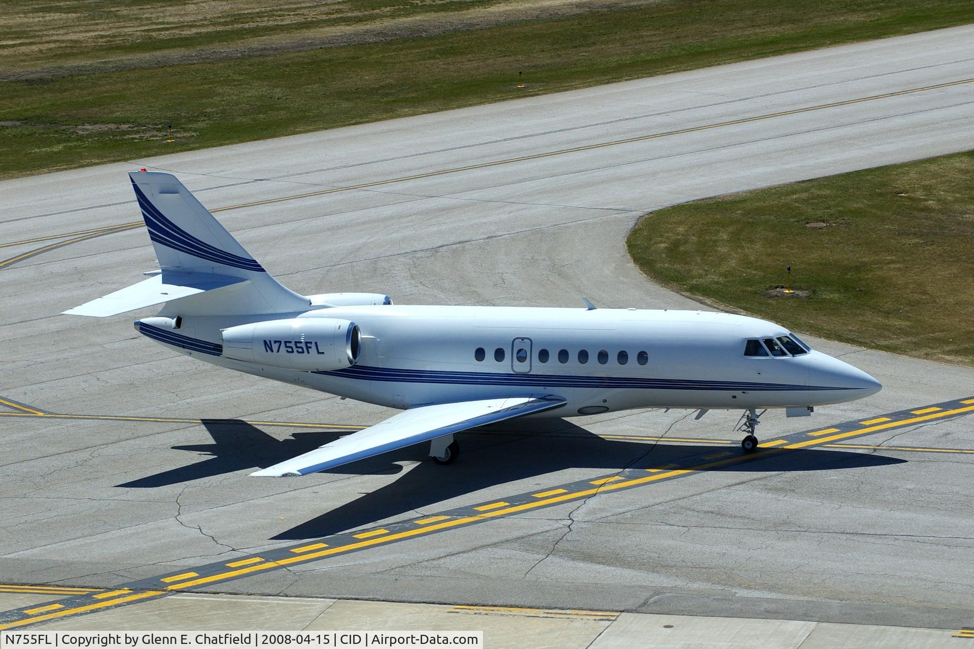 N755FL, 1999 Dassault Falcon 2000 C/N 96, Taxiing to Rockwell-Collins
