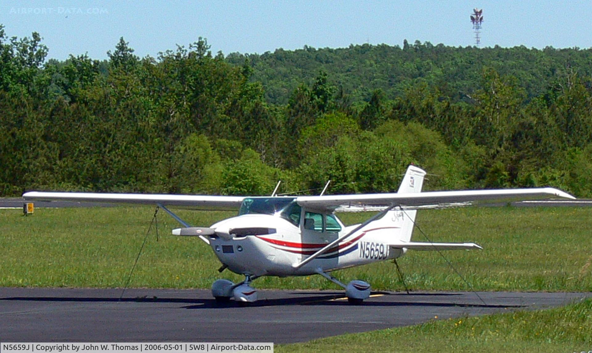 N5659J, 1974 Cessna 182P Skylane C/N 18263481, At rest