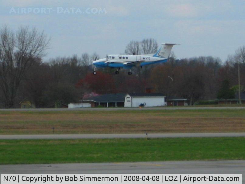 N70, 1988 Beech 300 C/N FF-5, Landing on 24 at London-Corbin, KY