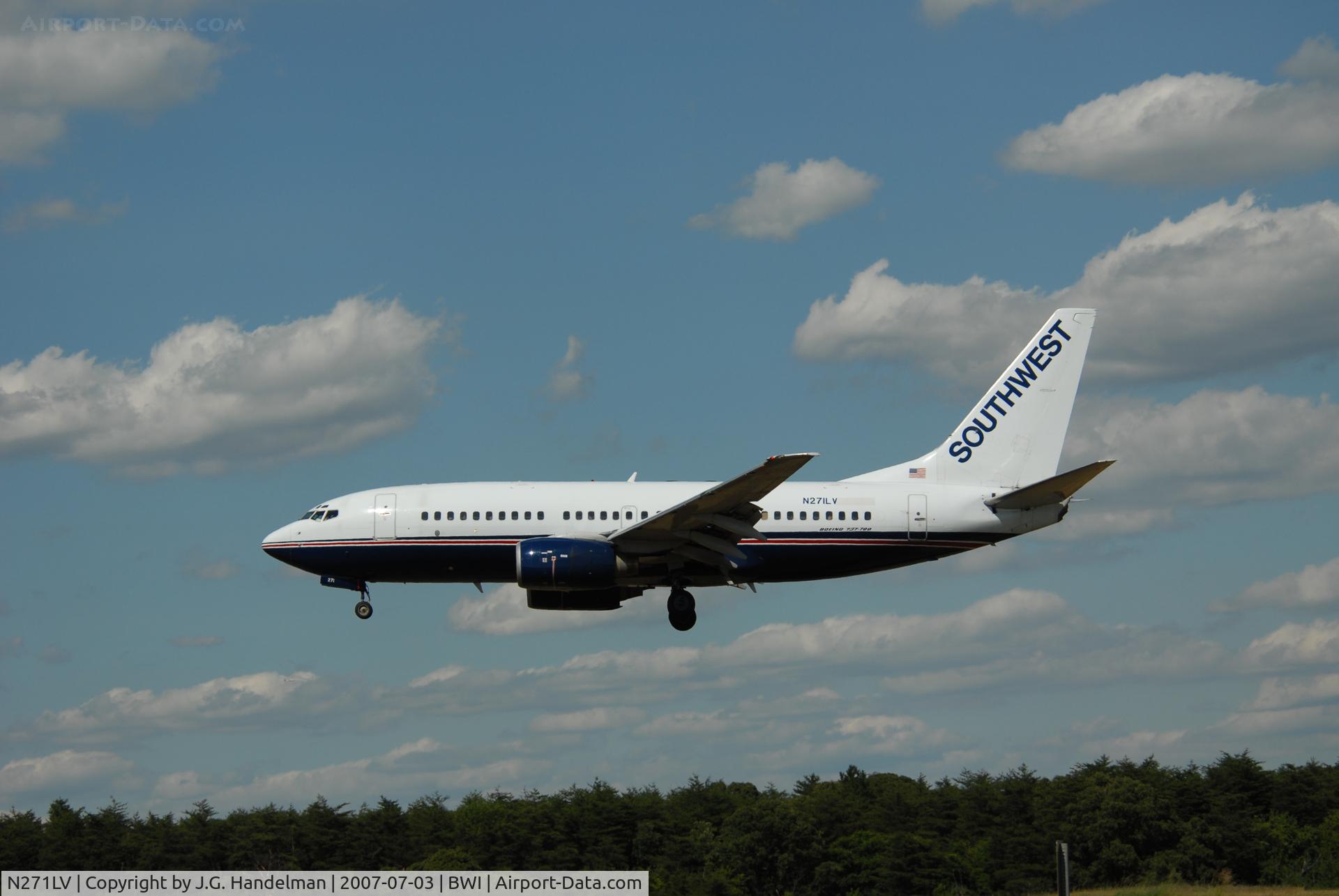 N271LV, 1998 Boeing 737-705 C/N 29090, Southwest on final at BWI
