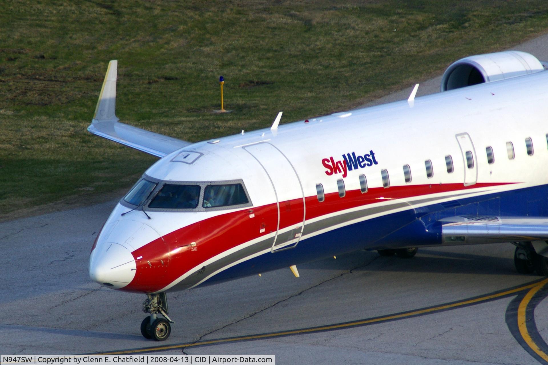 N947SW, 2003 Bombardier CRJ-200LR (CL-600-2B19) C/N 7786, On Alpha 4 heading to the gate, close-up!