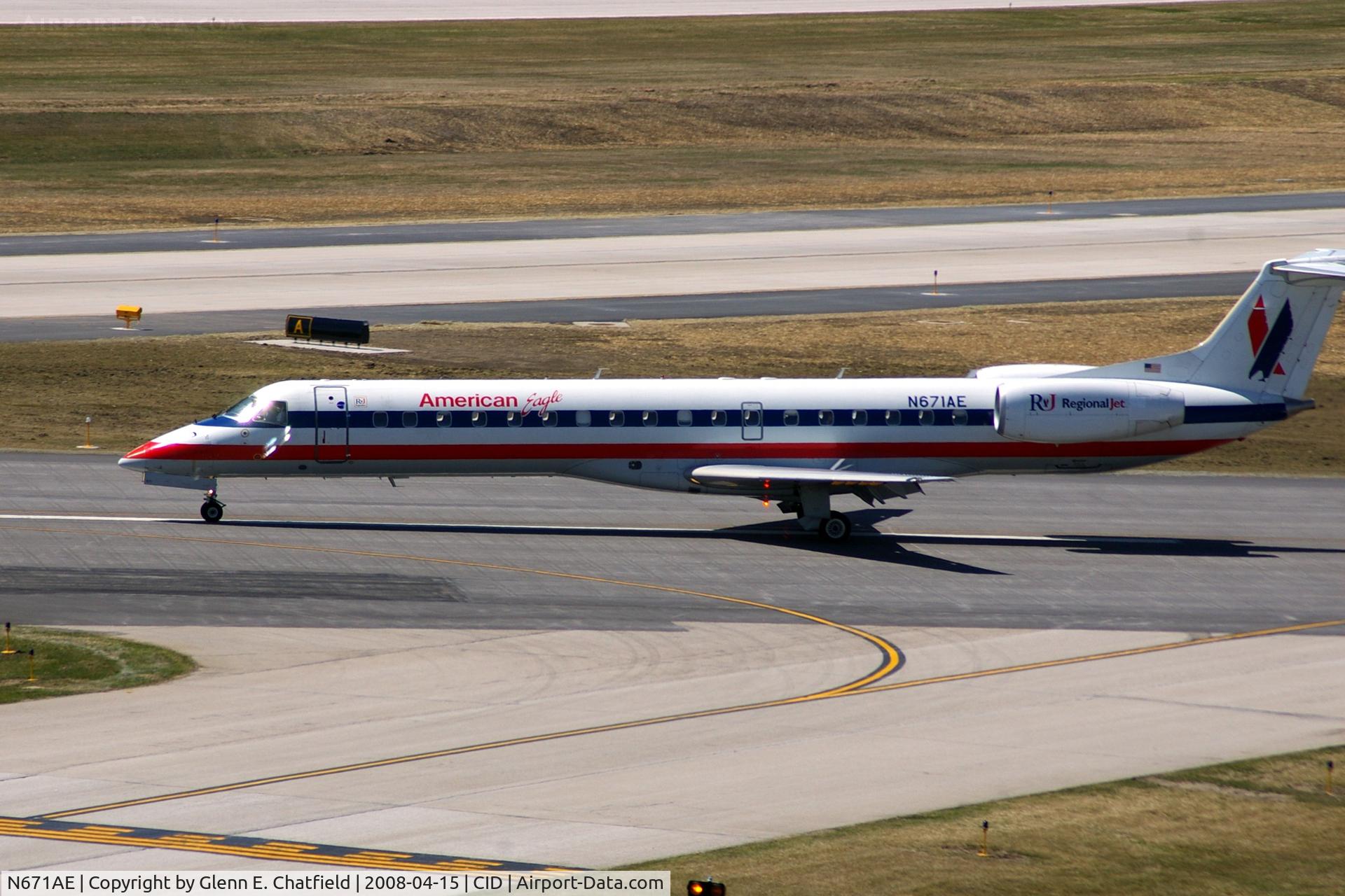 N671AE, 2004 Embraer ERJ-145LR (EMB-145LR) C/N 145793, Take-off roll on Runway 13