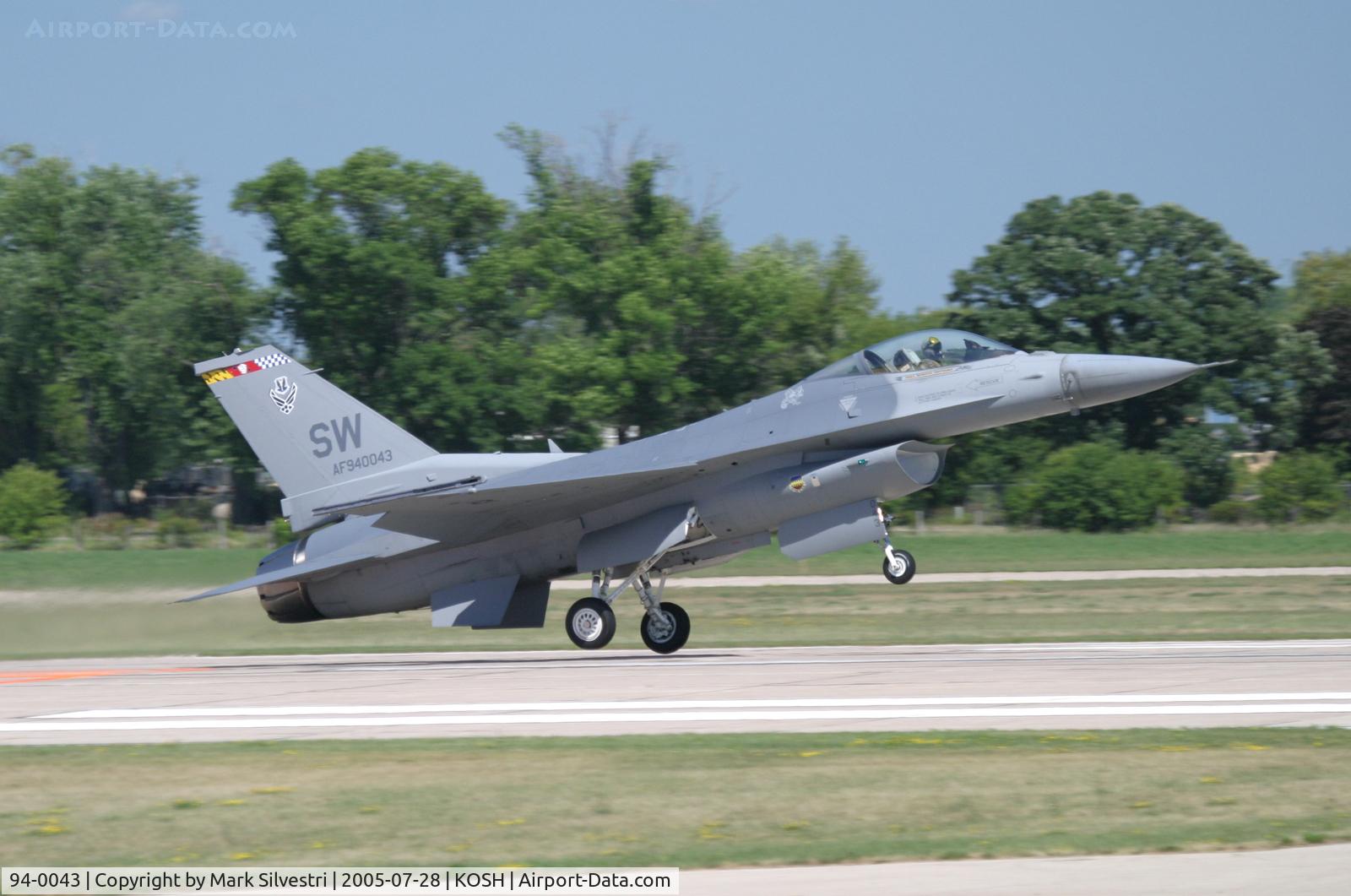 94-0043, 1994 Lockheed F-16CM Fighting Falcon C/N CC-197, Oshkosh 2005