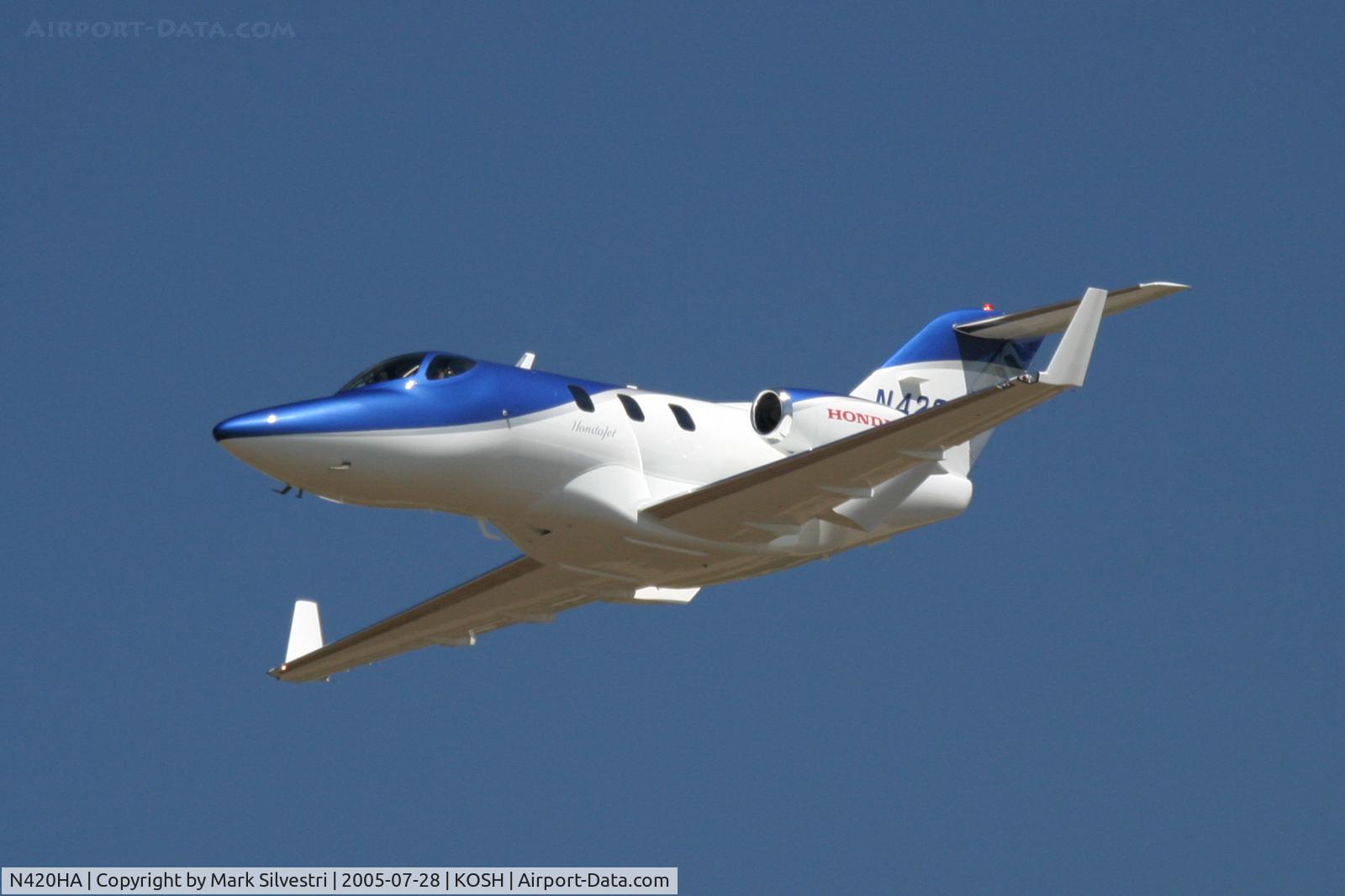 N420HA, 2003 Honda HA-420 HondaJet C/N P001, Oshkosh 2005