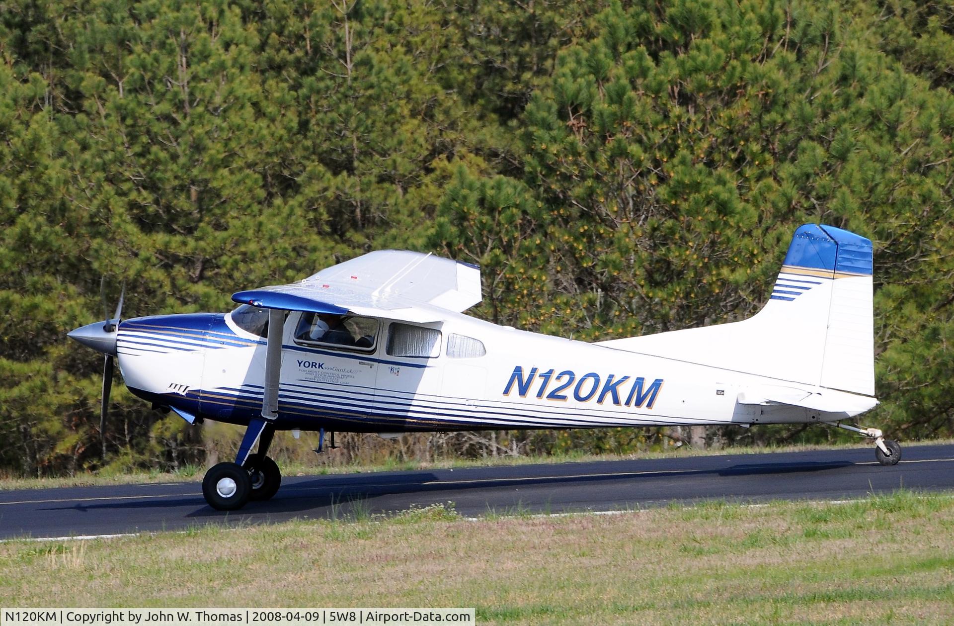N120KM, 1979 Cessna A185F Skywagon 185 C/N 18503720, Landing runway 4