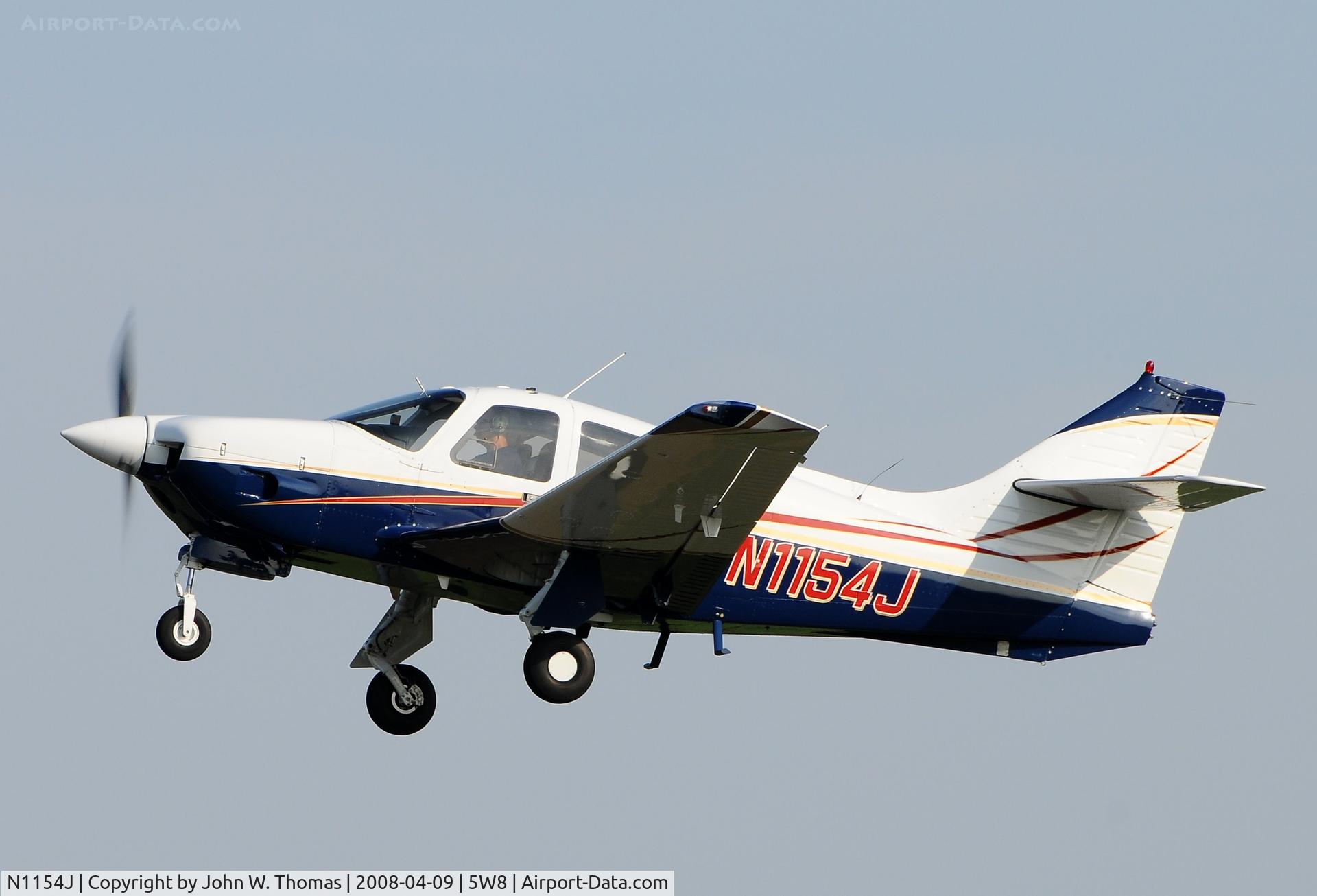 N1154J, 1976 Rockwell International 112TC Commander C/N 13091, Departing runway 4