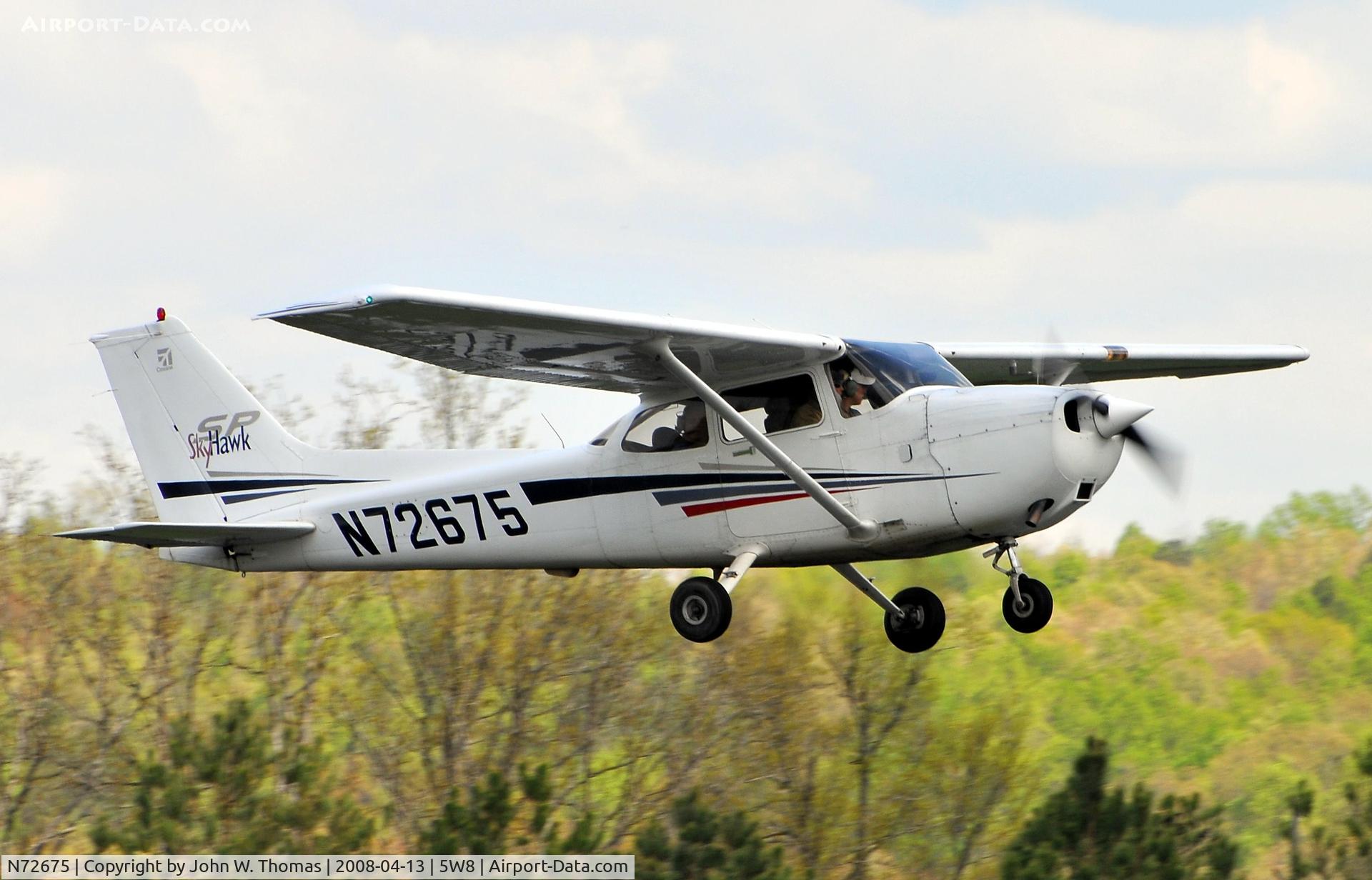 N72675, 2001 Cessna 172S C/N 172S8977, Departing runway 22