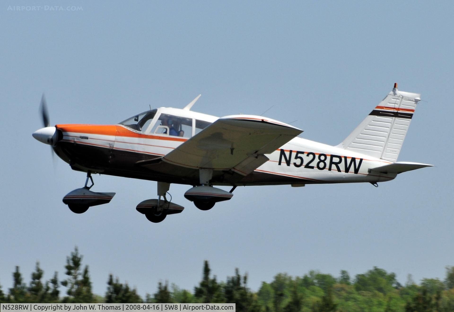 N528RW, 1970 Piper PA-28-235 C/N 28-11342, Departing runway 4