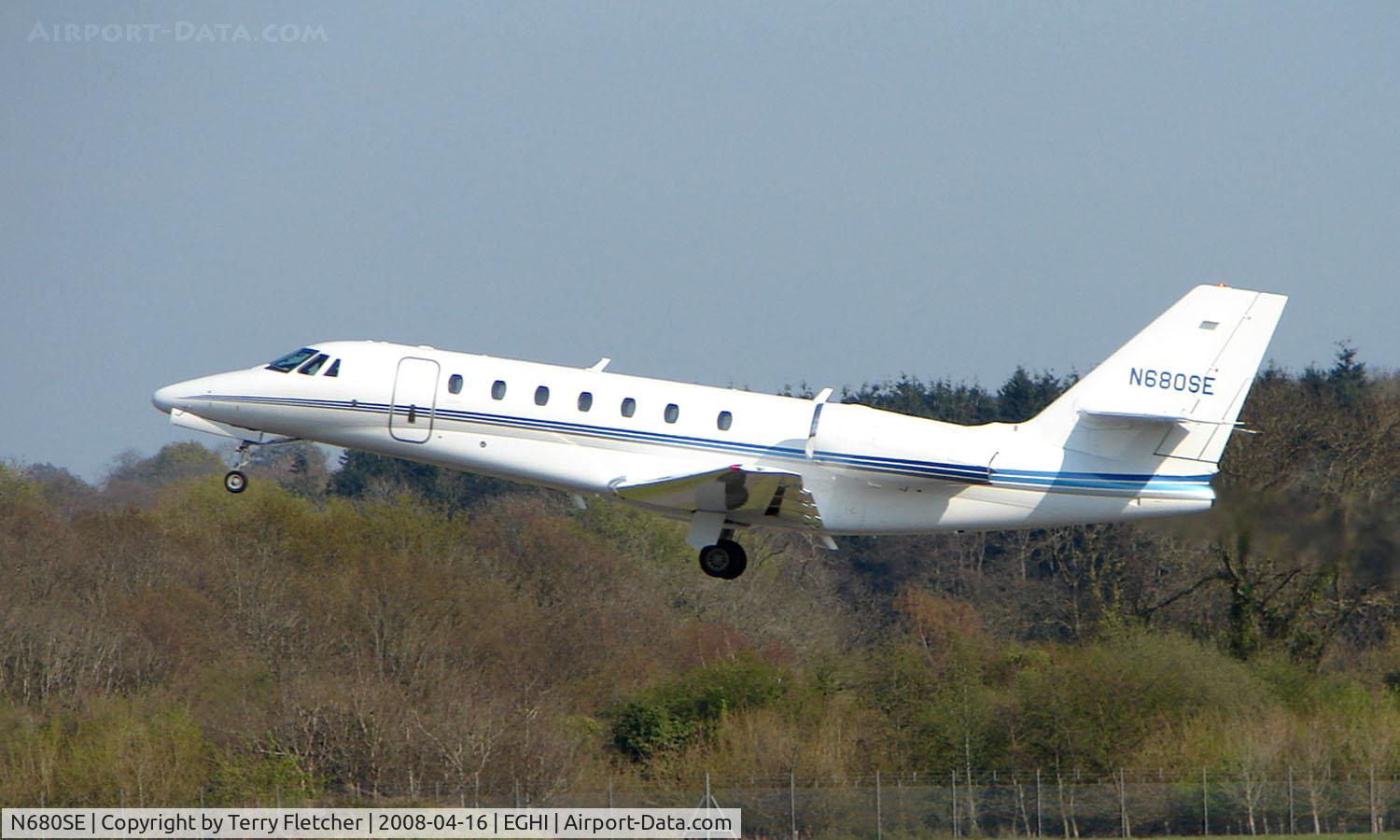 N680SE, 2006 Cessna 680 Citation Sovereign C/N 680-0078, Citation Sovereign lifts off from Southampton