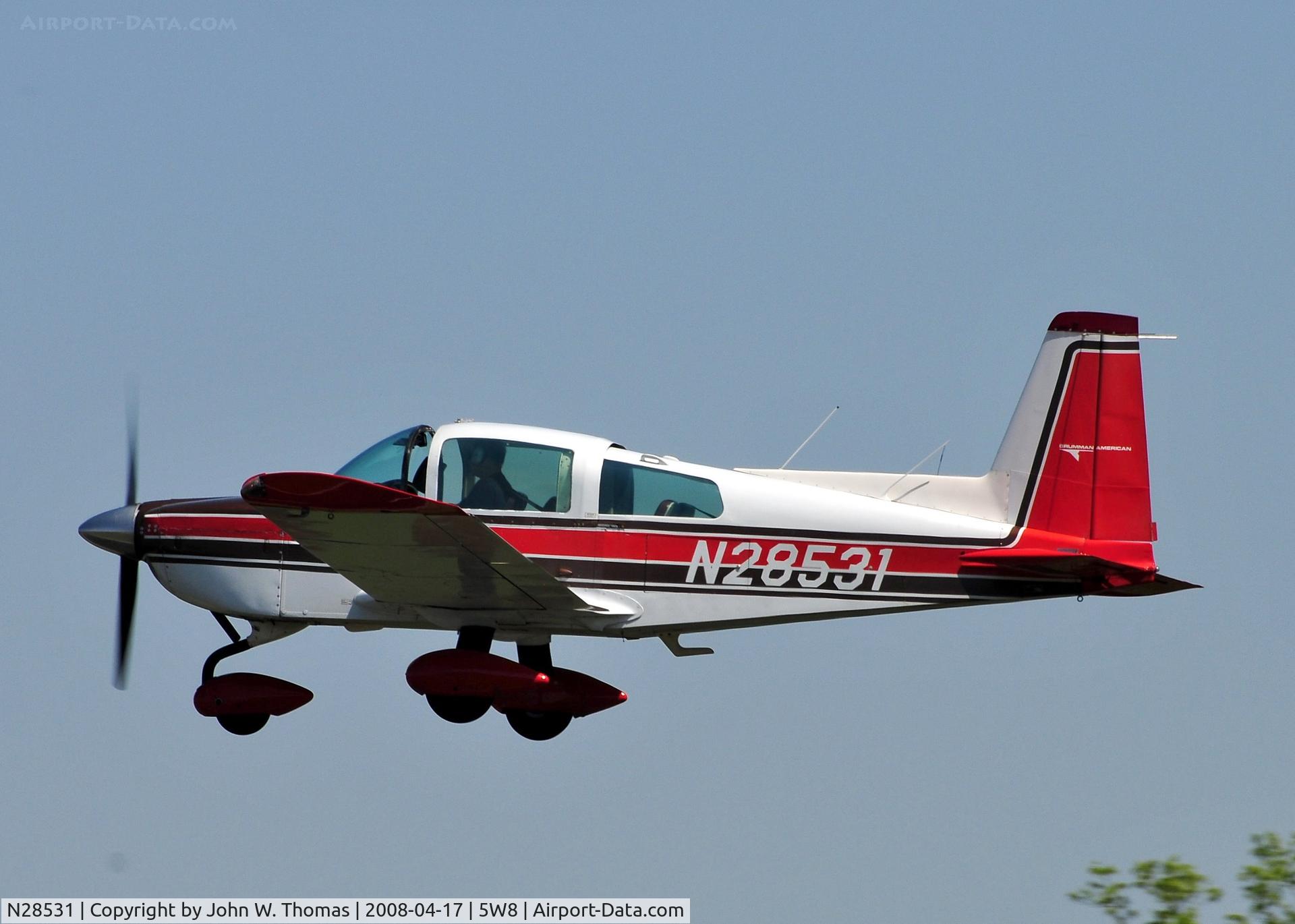 N28531, 1977 Grumman American AA-5B Tiger C/N AA5B0661, Departing runway 4
