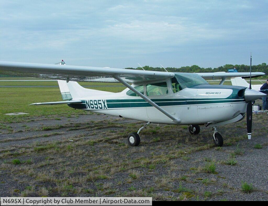 N695X, 1980 Cessna R182 Skylane RG C/N R18201592, On the ramp