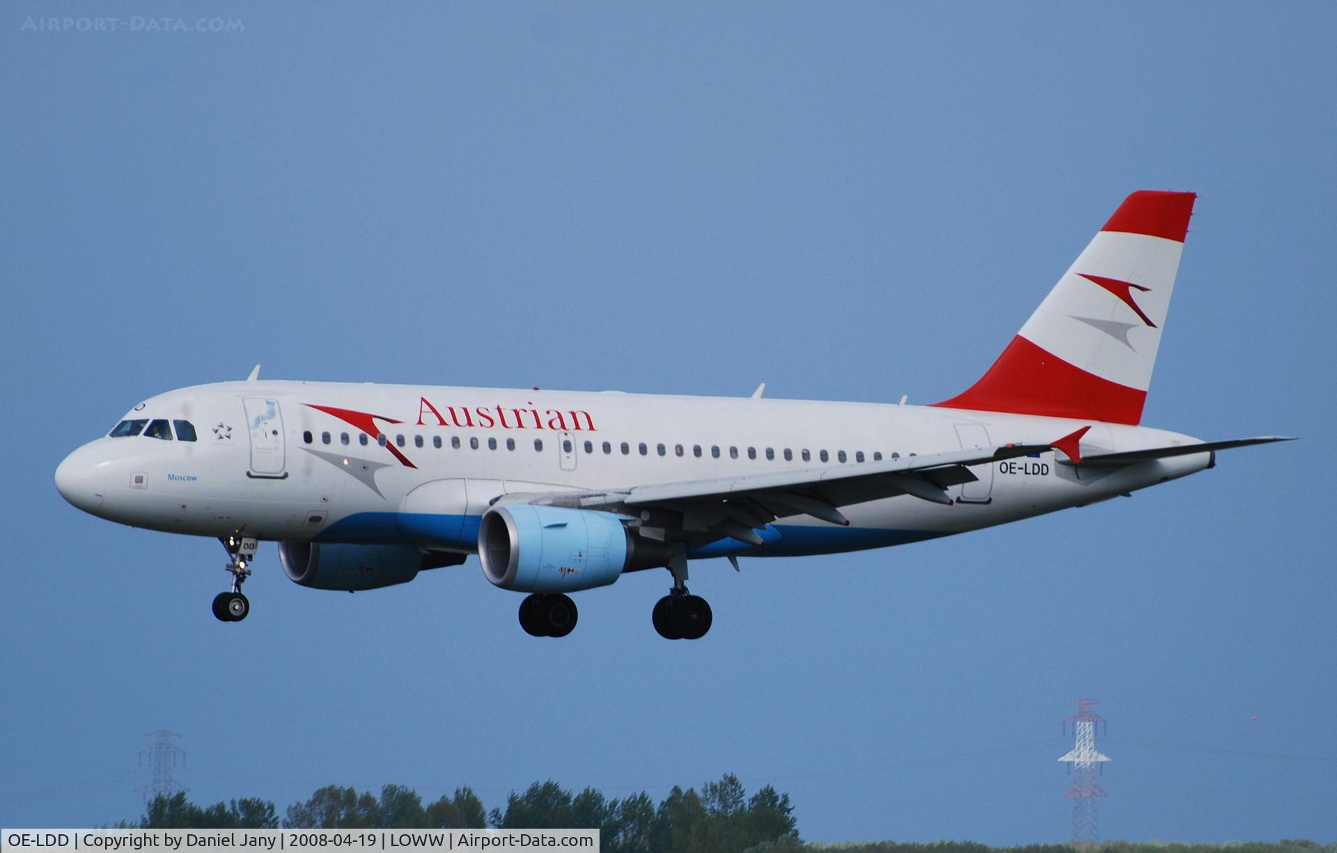 OE-LDD, 2005 Airbus A319-112 C/N 2416, Before landing
