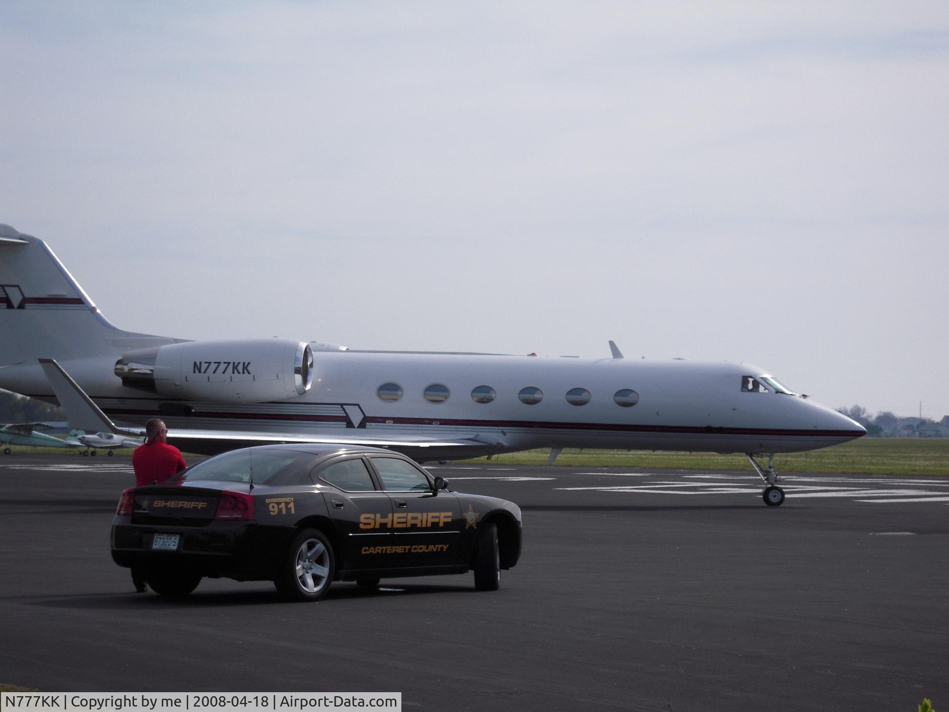 N777KK, Gulfstream Aerospace G-IV C/N 1429, gw bush sr leaving beaufort nc april 18 2008