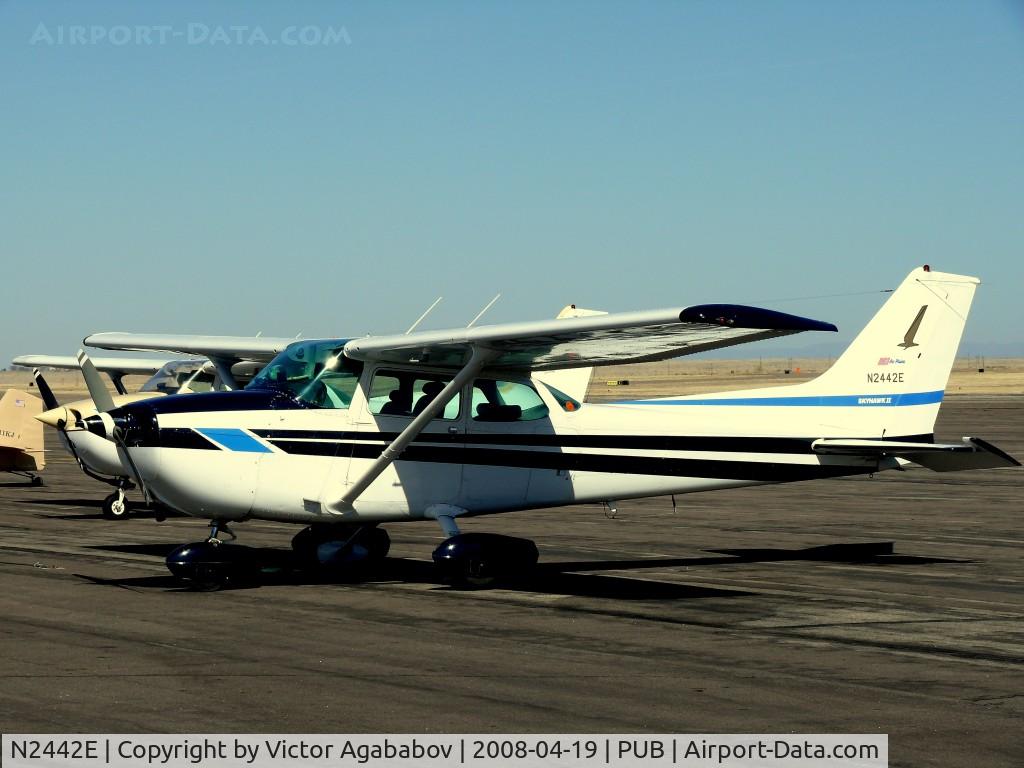 N2442E, 1978 Cessna 172N C/N 17271285, Parked at Pueblo