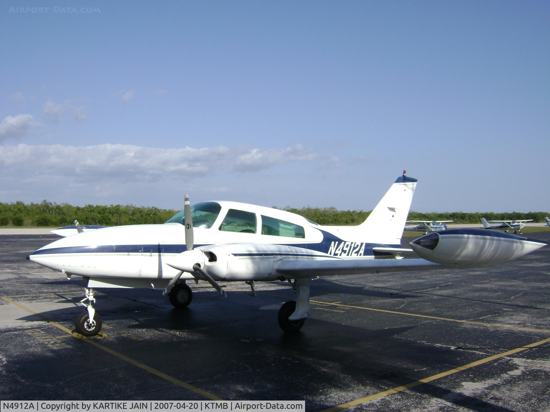 N4912A, 1978 Cessna 310R C/N 310R1399, CESSNA 310 AT MARCO ISLAND AIRPORT