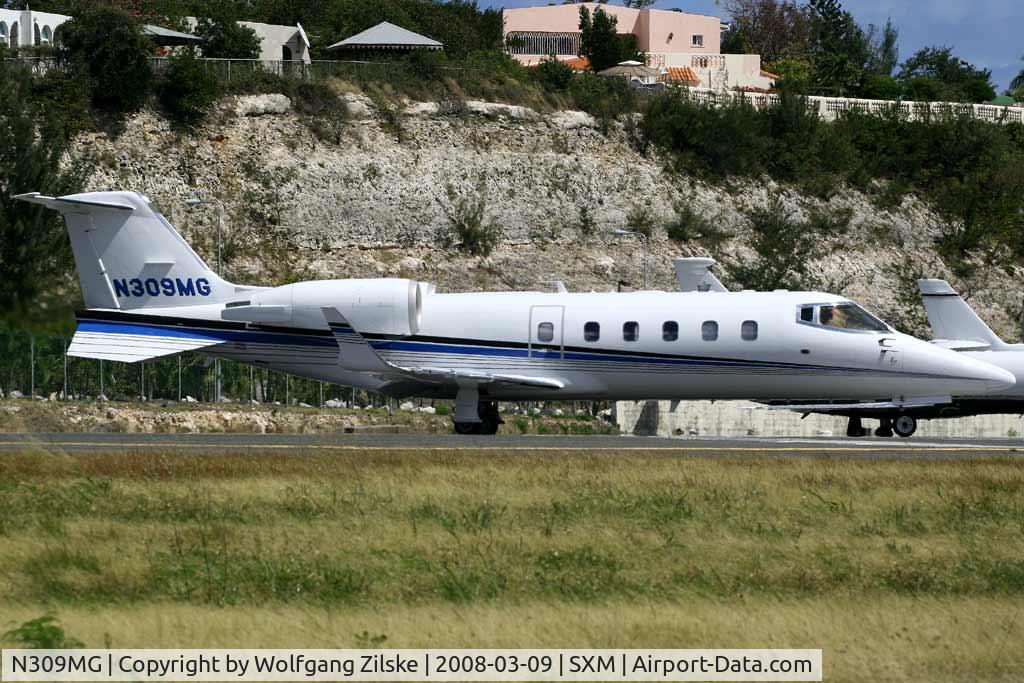 N309MG, 2001 Learjet 60 C/N 223, visitor