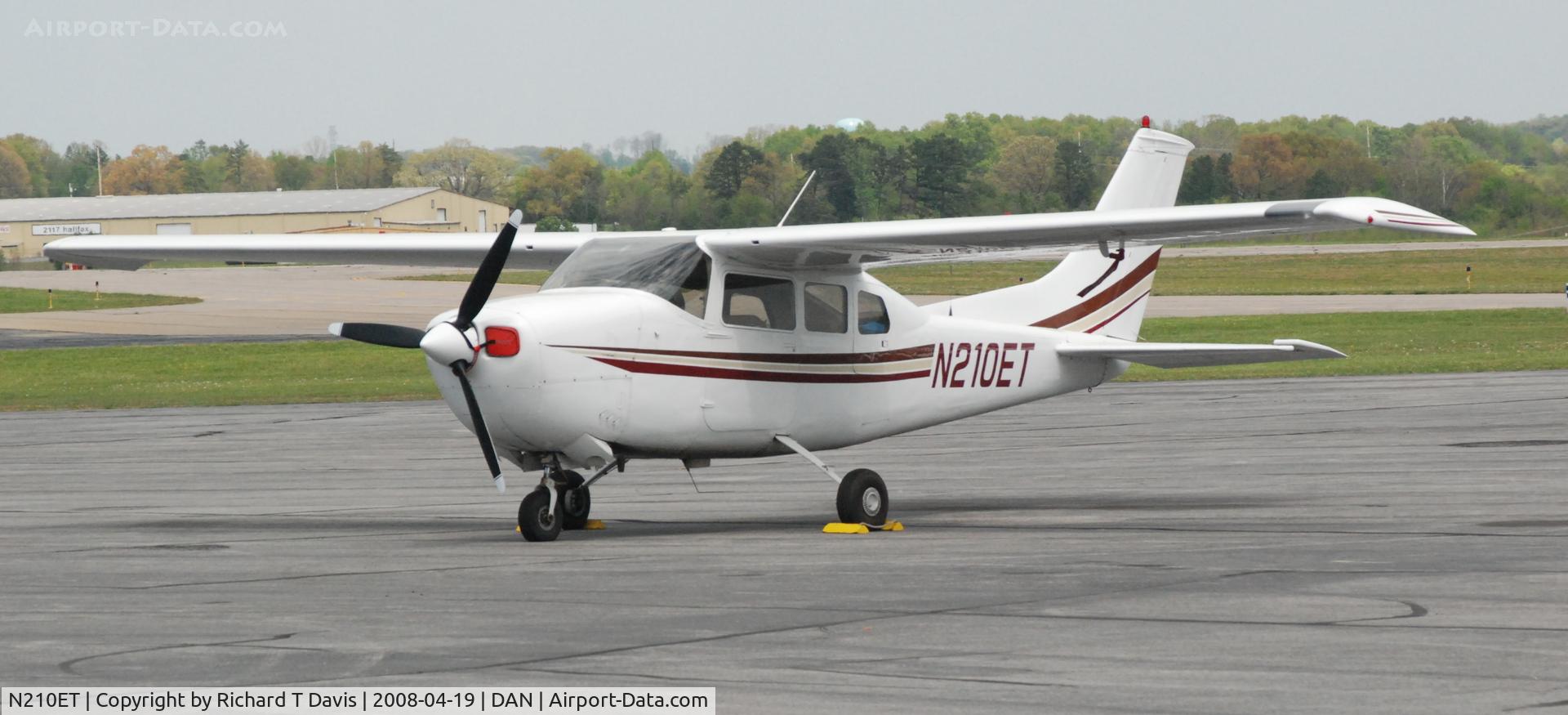 N210ET, 1968 Cessna 210J Centurion C/N 21059079, 1968 Cessna 210J in Danville Va.