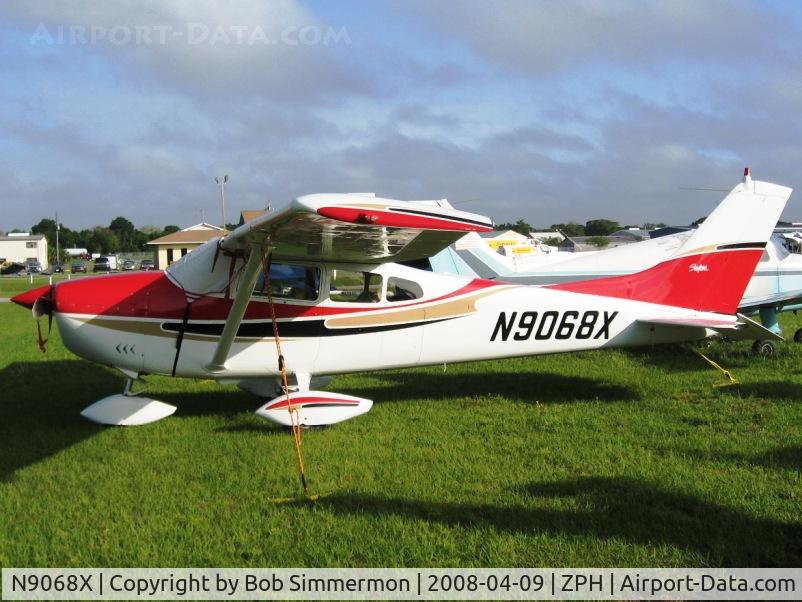 N9068X, 1961 Cessna 182D Skylane C/N 18253468, Tied down at Zephyrhills, FL