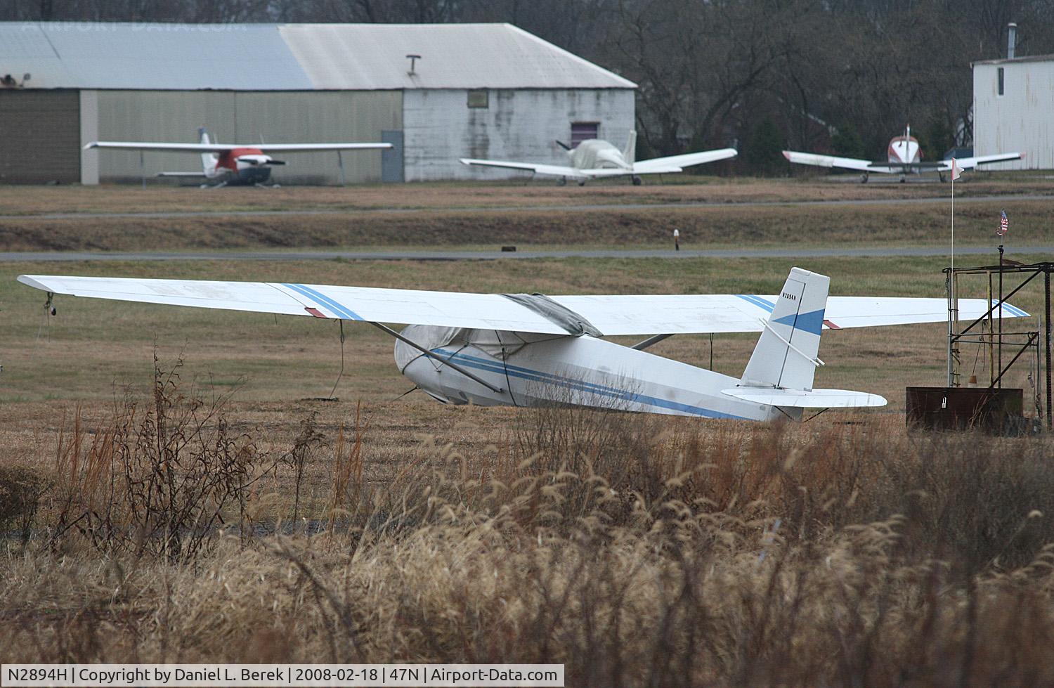 N2894H, 1978 Schweizer SGS 2-33A C/N 524, Bright white sailplane reflects a bitter cold winter day.